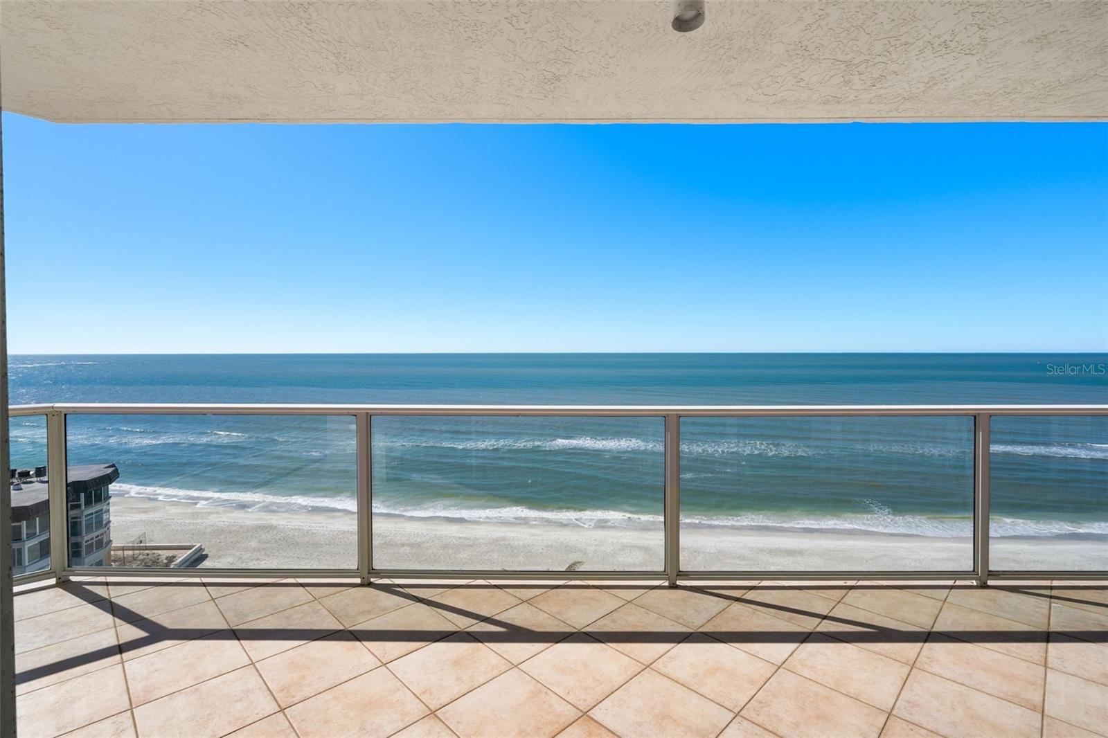 L ELEGANCE ON LIDO BEACH - Residential