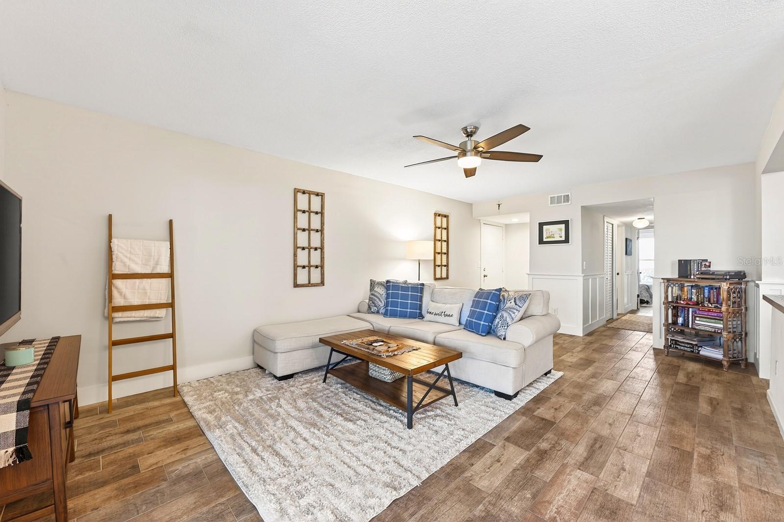 COACH HOMES AT MARINERS VILLAGE - Residential