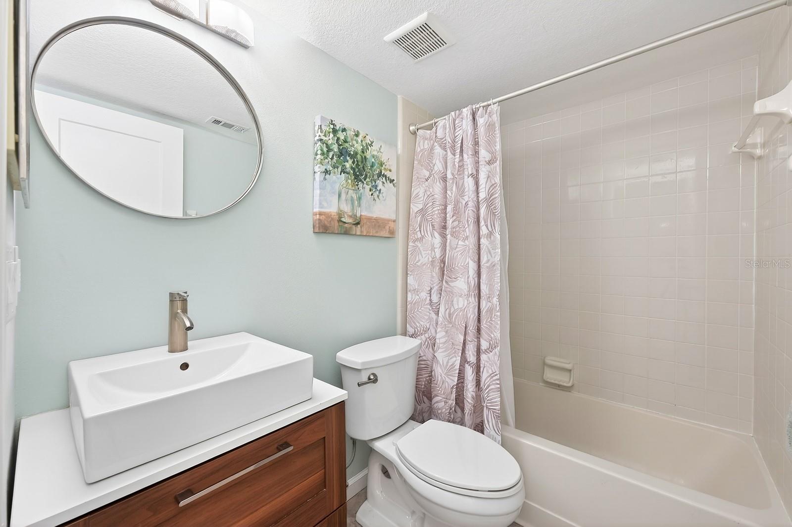 COACH HOMES AT MARINERS VILLAGE - Residential