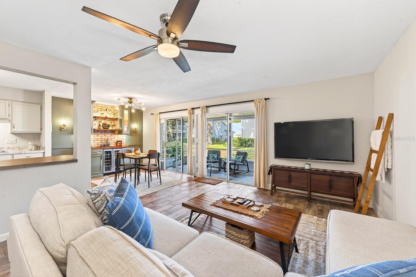 COACH HOMES AT MARINERS VILLAGE - Residential