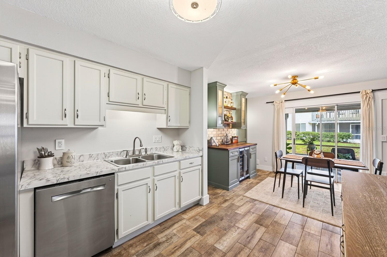 COACH HOMES AT MARINERS VILLAGE - Residential