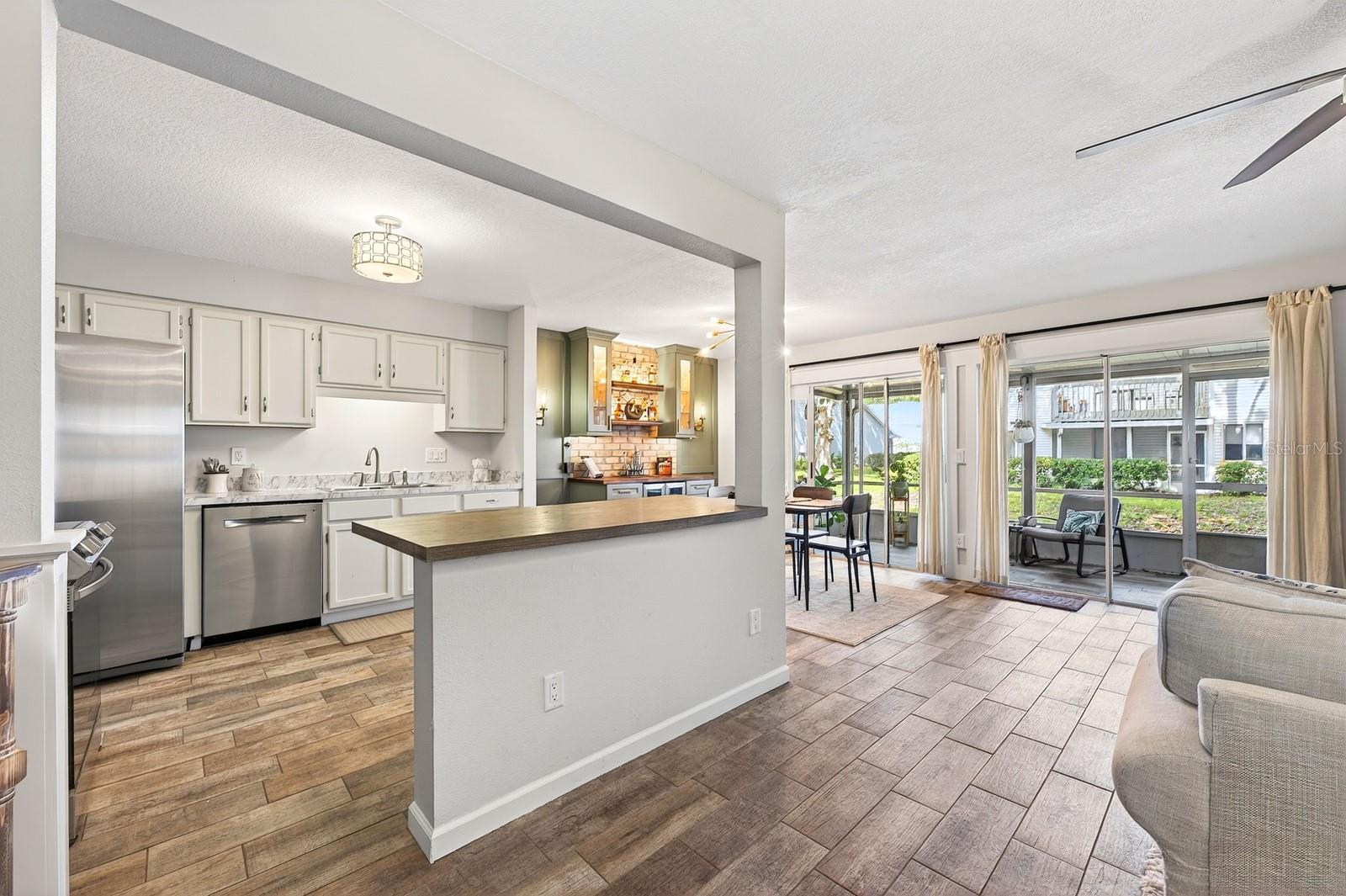 COACH HOMES AT MARINERS VILLAGE - Residential