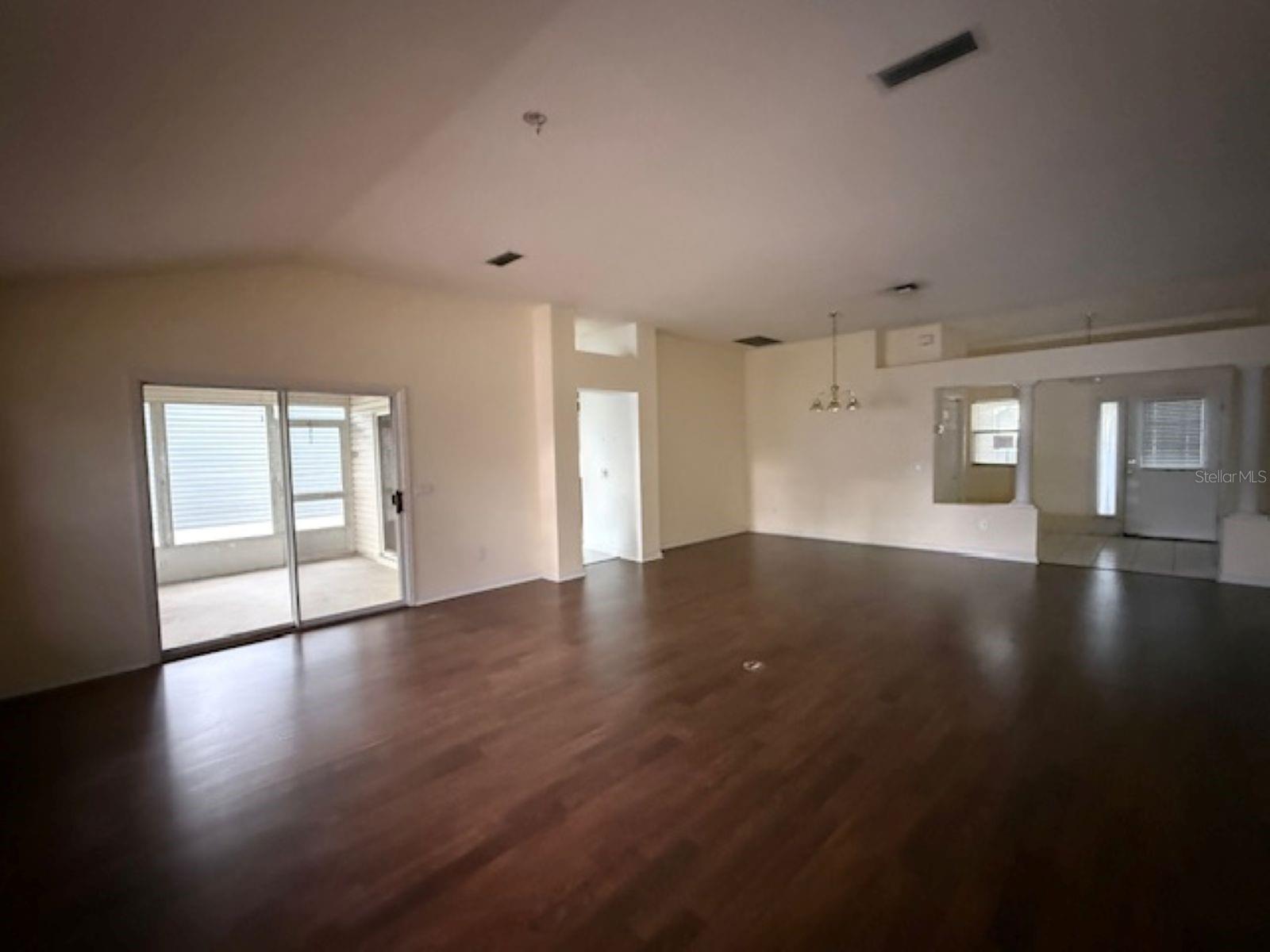 LADY LAKE ORANGE BLOSSOM GARDENS UNIT 18 - Residential