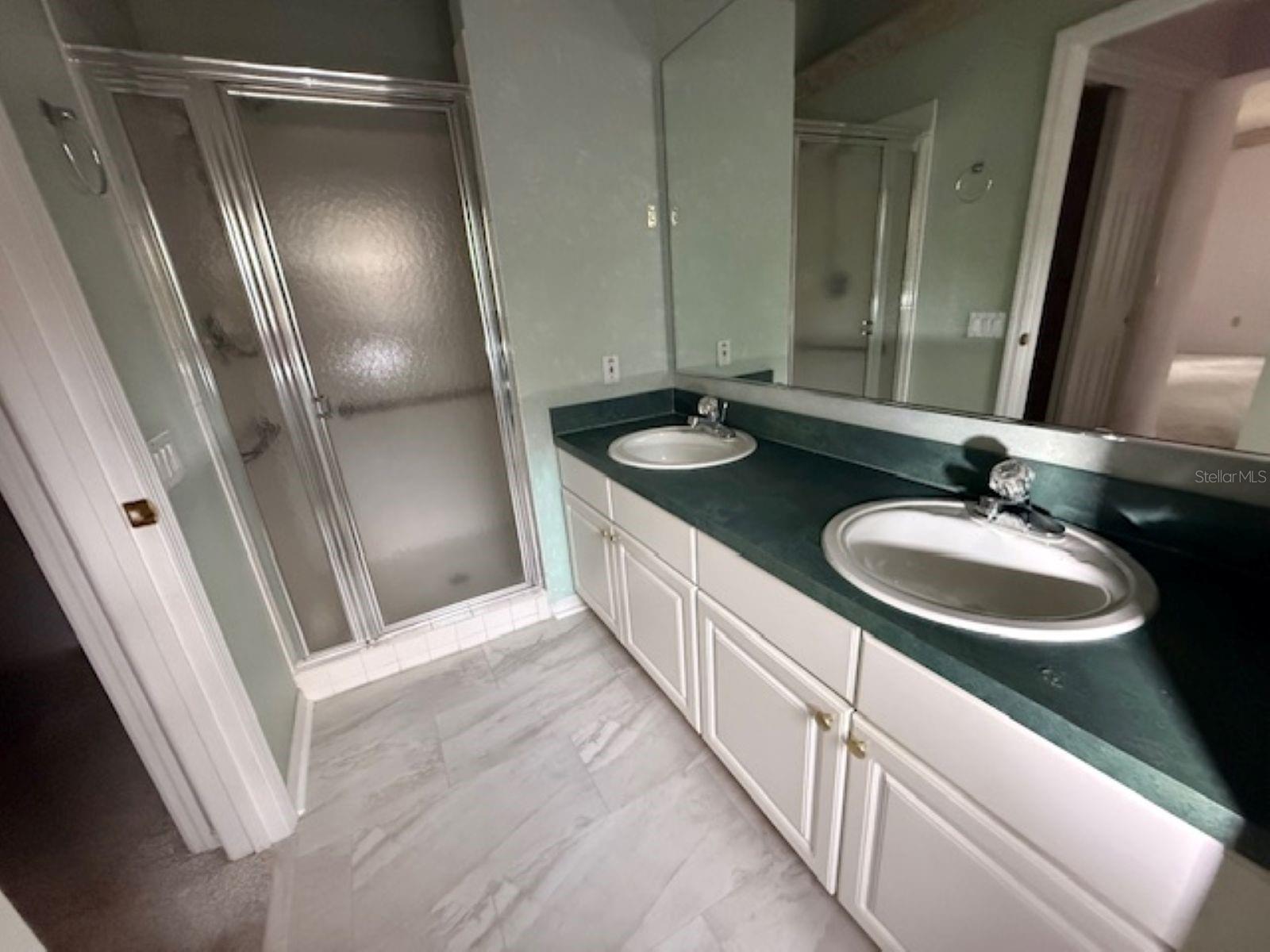 LADY LAKE ORANGE BLOSSOM GARDENS UNIT 18 - Residential