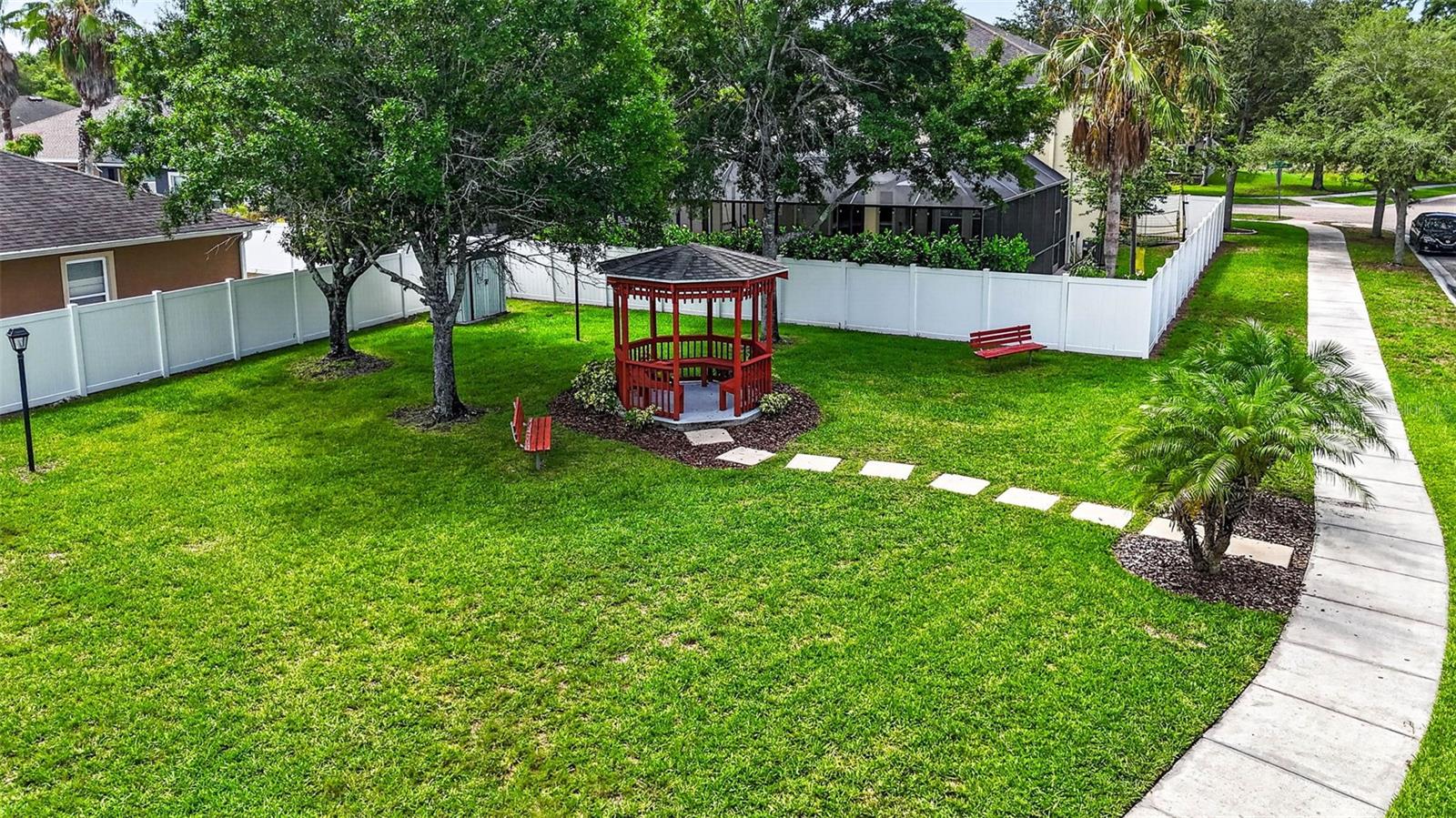 CAMDEN WOODS - Residential
