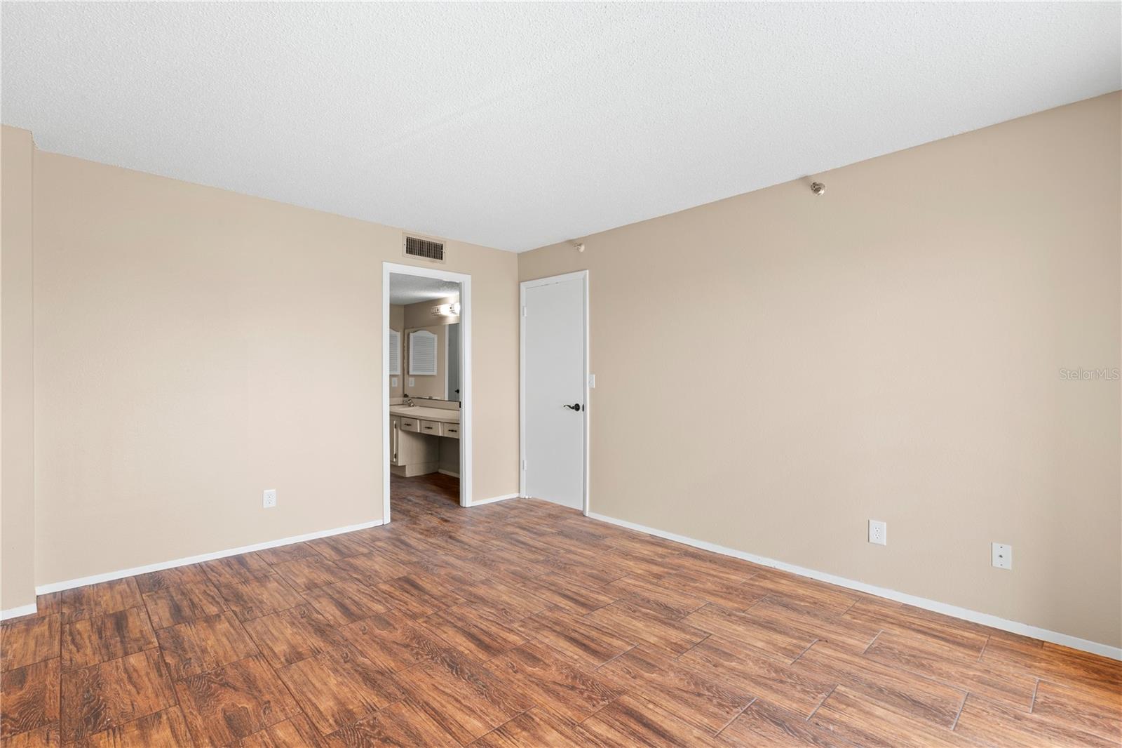 SOUTH BAY CONDO - Residential