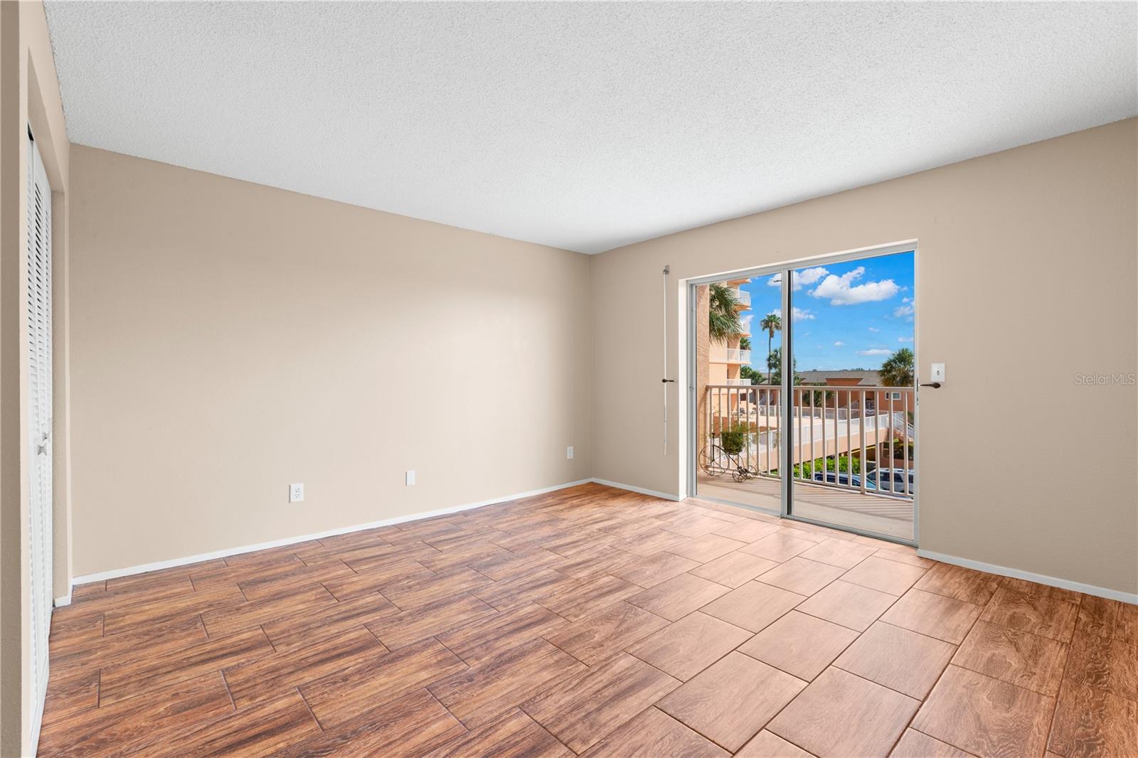 SOUTH BAY CONDO - Residential
