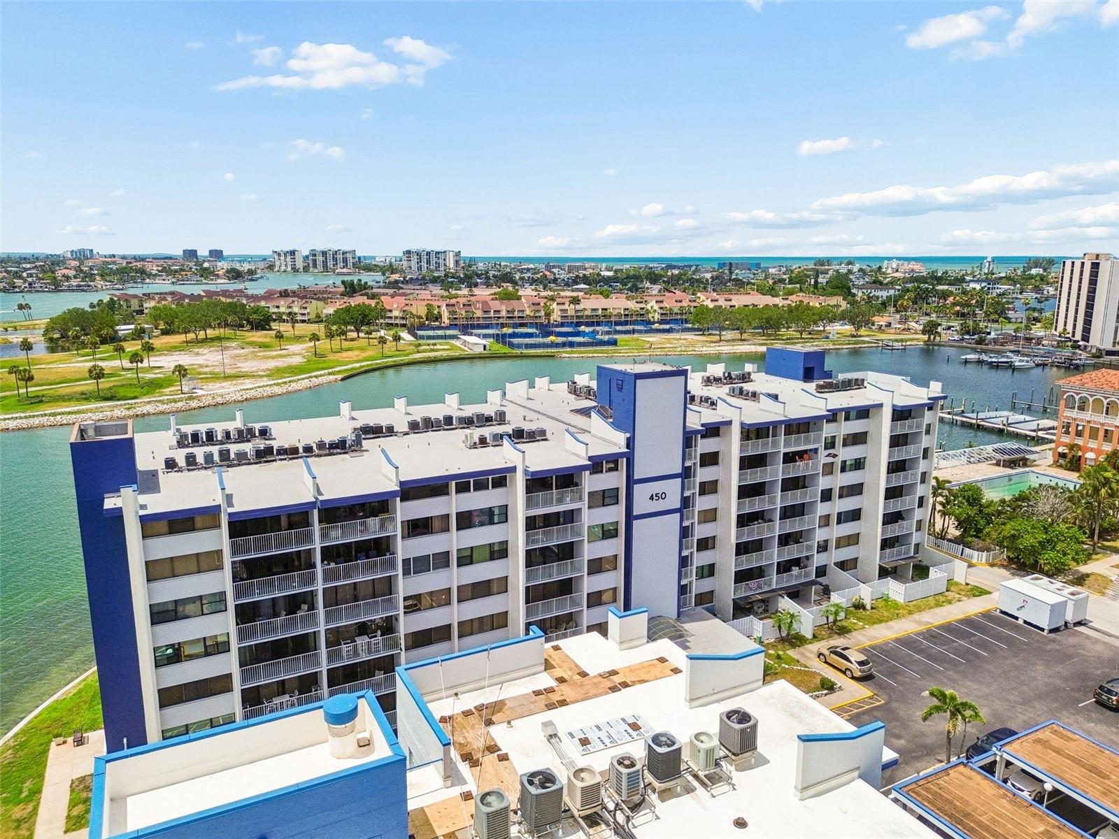 TREASURE ISLAND TENNIS & YACHT CLUB - Residential