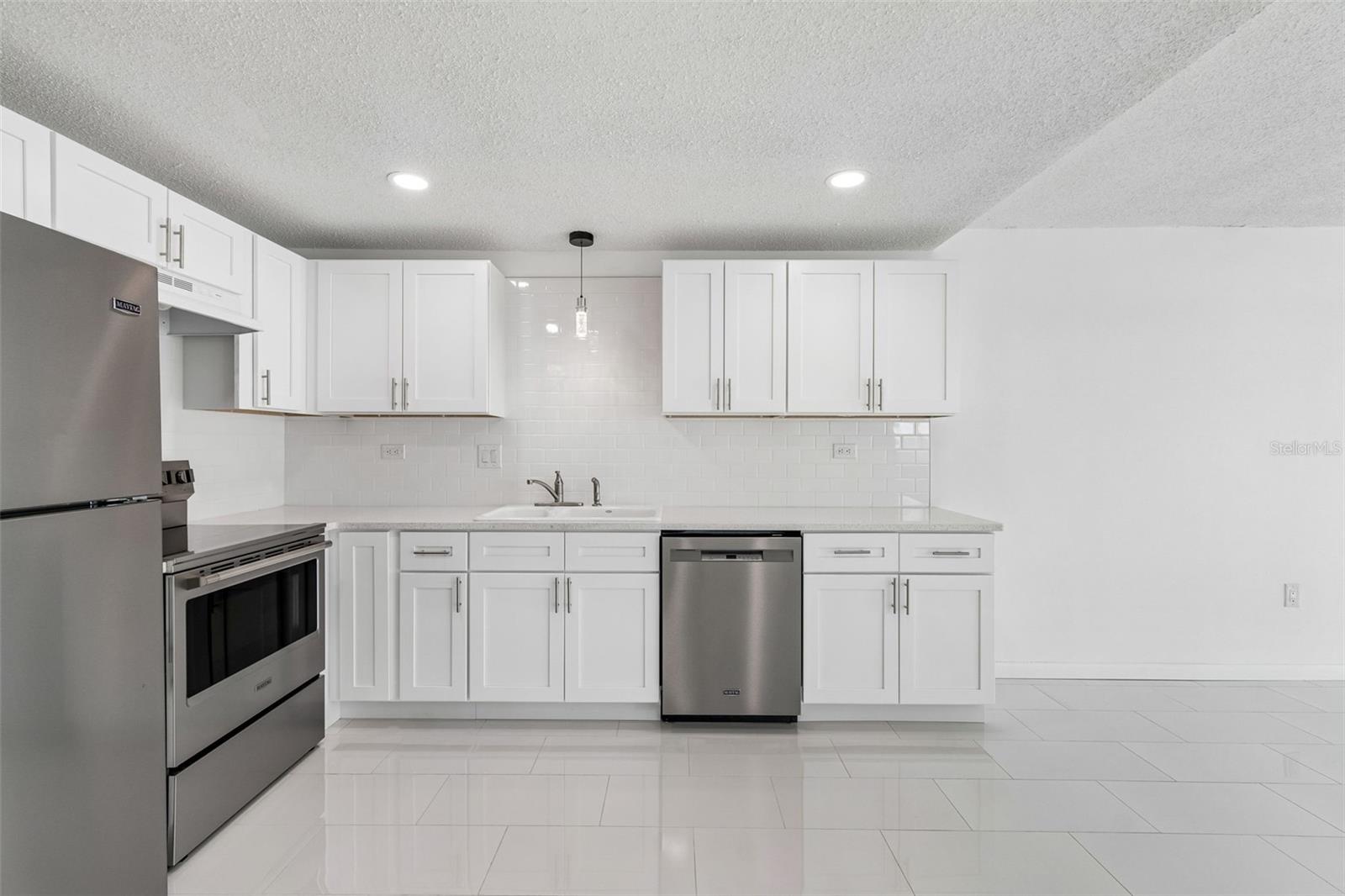 TREASURE ISLAND TENNIS & YACHT CLUB - Residential