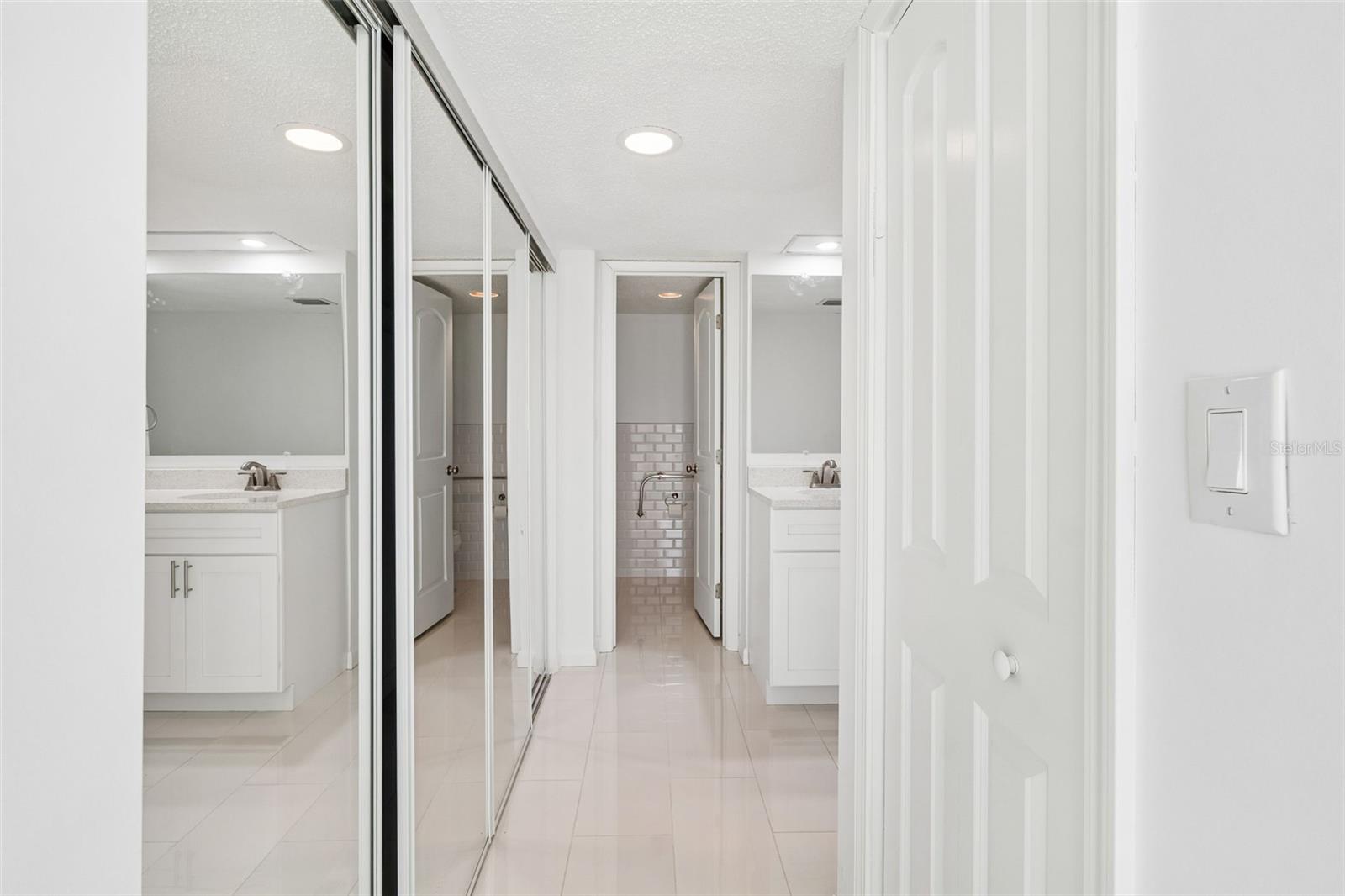 TREASURE ISLAND TENNIS & YACHT CLUB - Residential
