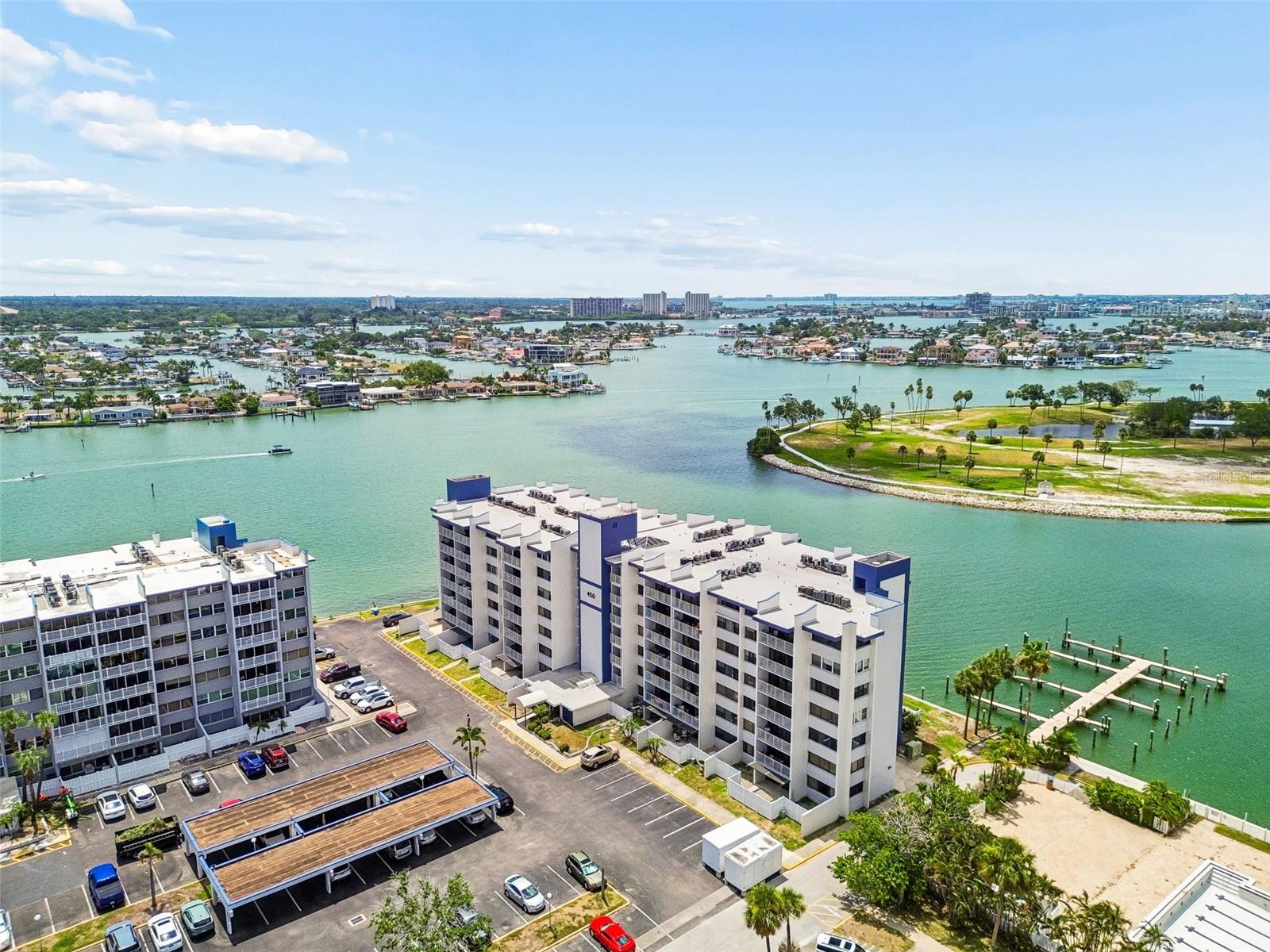TREASURE ISLAND TENNIS & YACHT CLUB - Residential