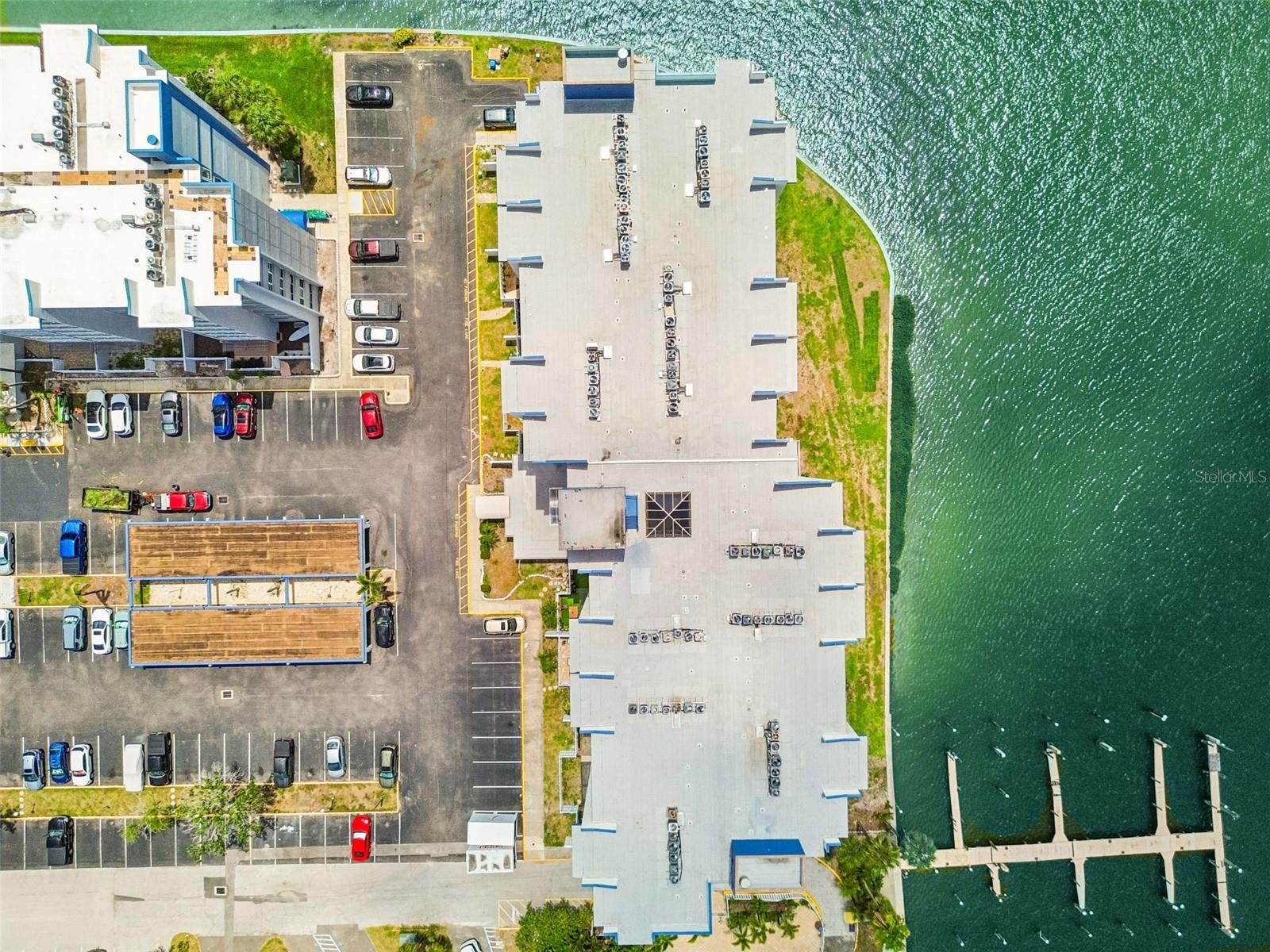 TREASURE ISLAND TENNIS & YACHT CLUB - Residential
