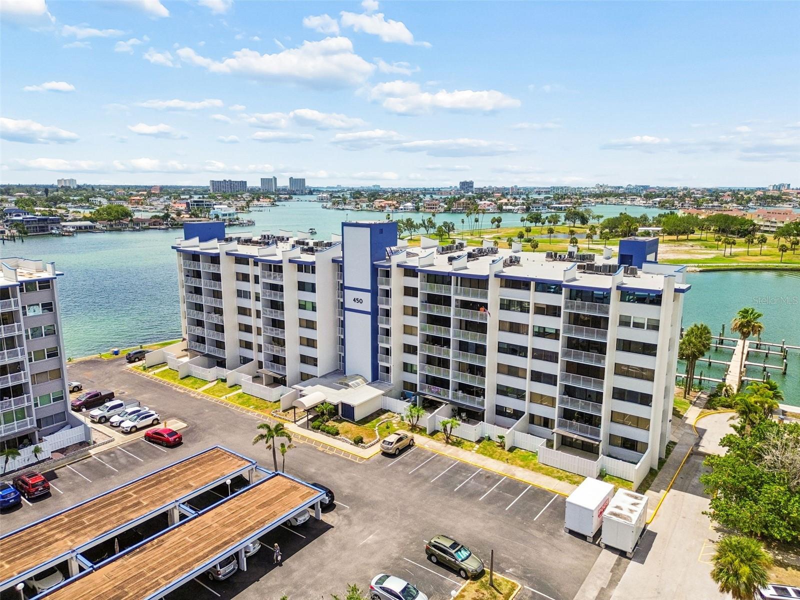 TREASURE ISLAND TENNIS & YACHT CLUB - Residential