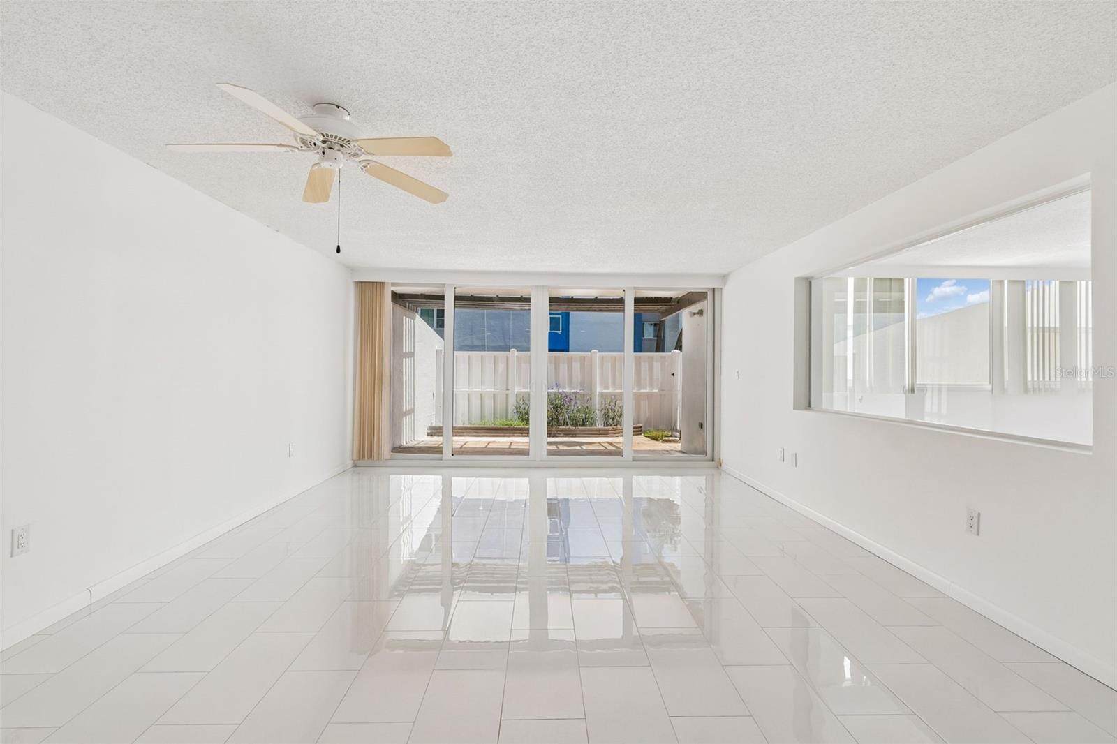 TREASURE ISLAND TENNIS & YACHT CLUB - Residential