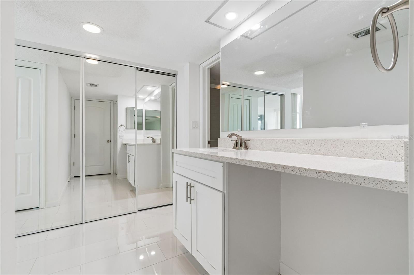 TREASURE ISLAND TENNIS & YACHT CLUB - Residential