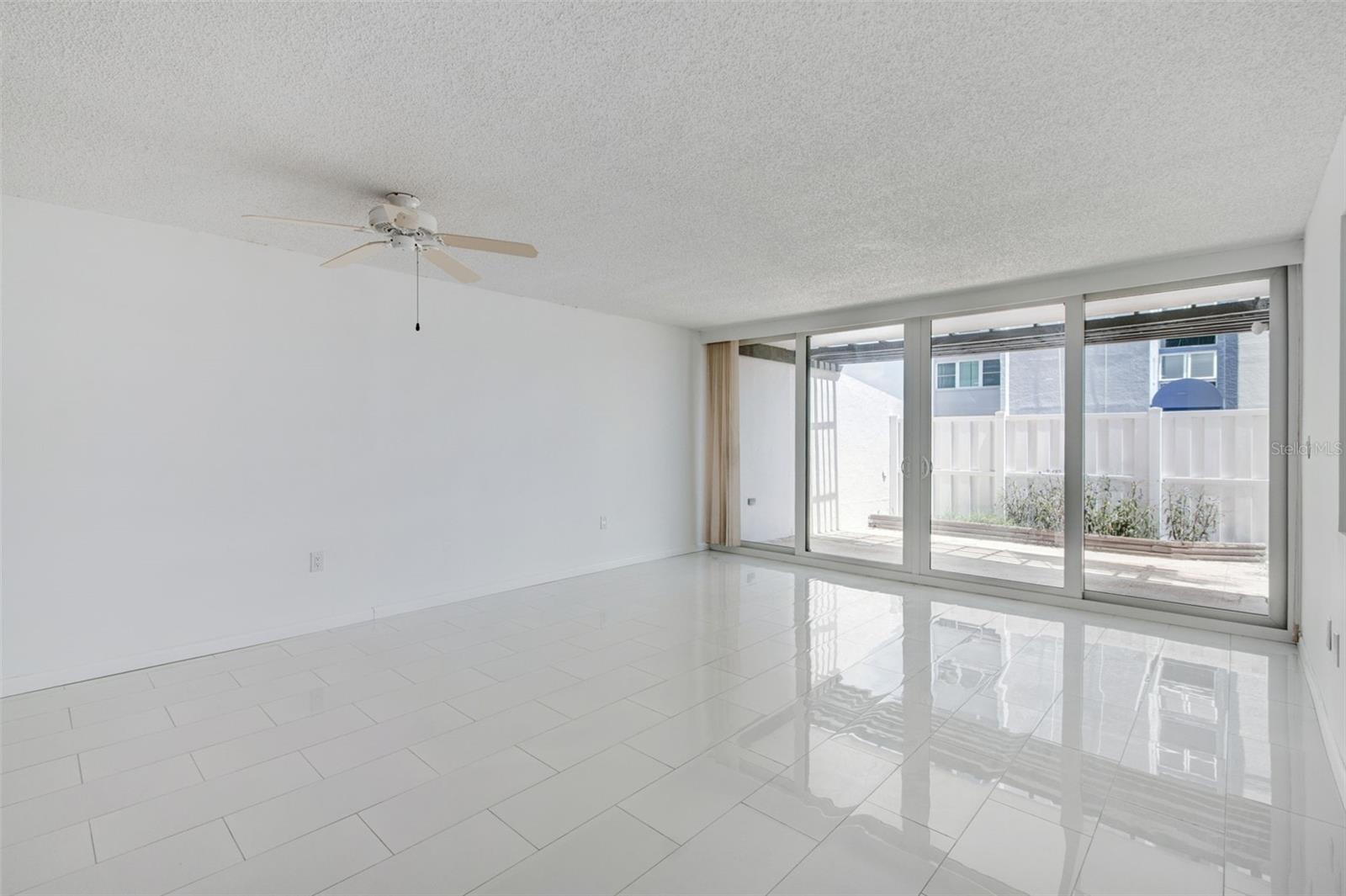 TREASURE ISLAND TENNIS & YACHT CLUB - Residential