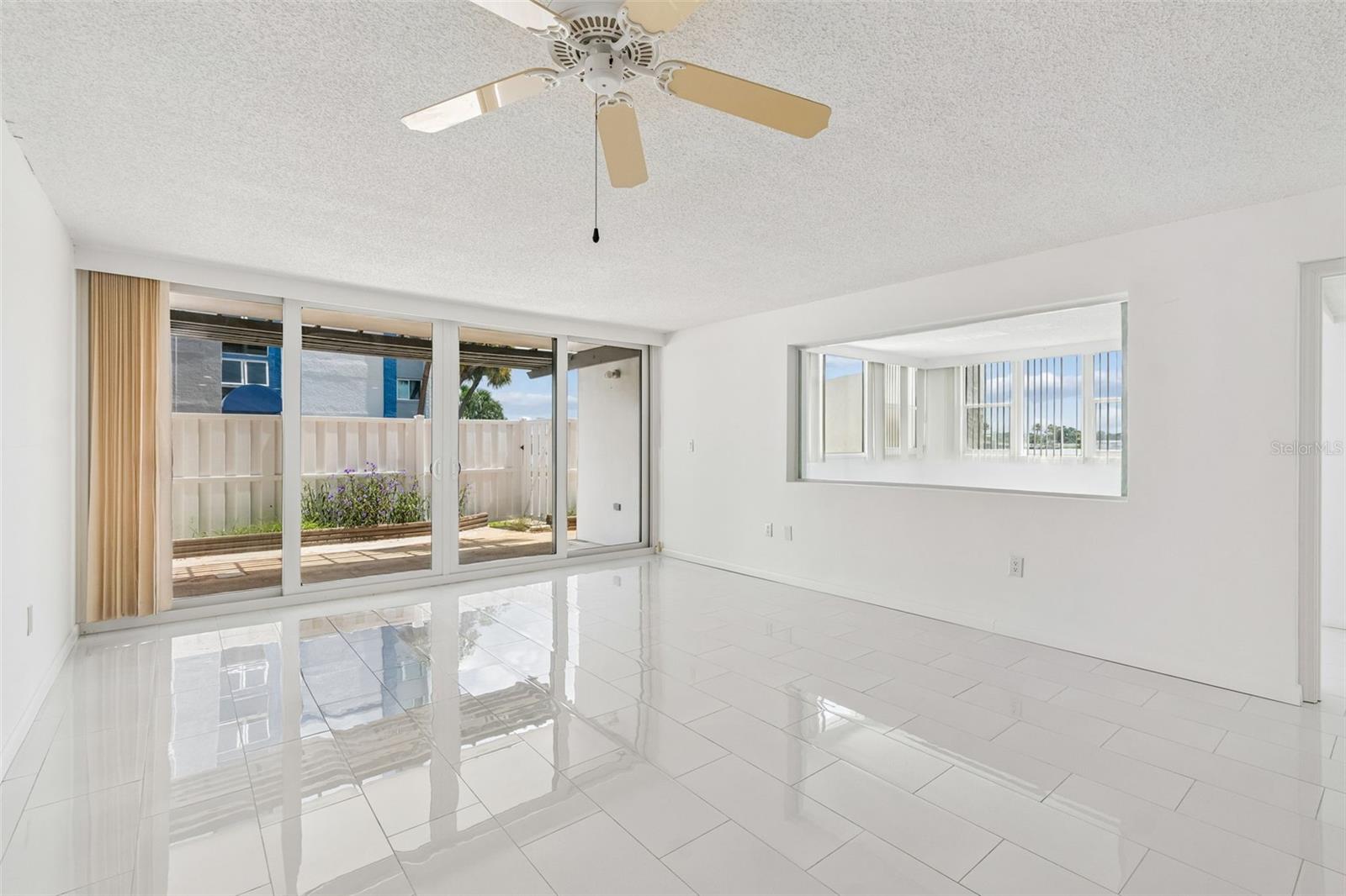 TREASURE ISLAND TENNIS & YACHT CLUB - Residential