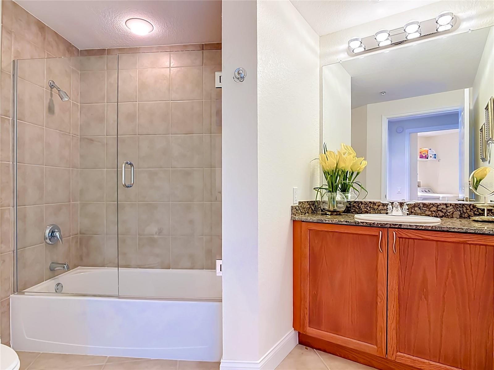 OCEANS GRAND - Residential