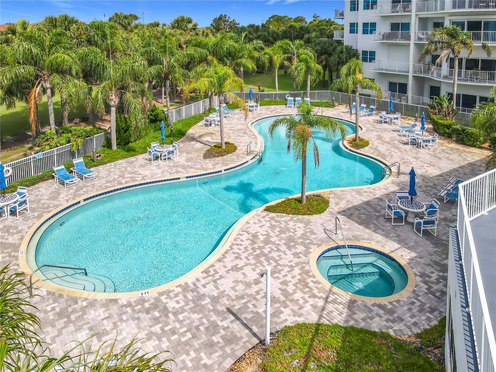 OCEANS GRAND - Residential