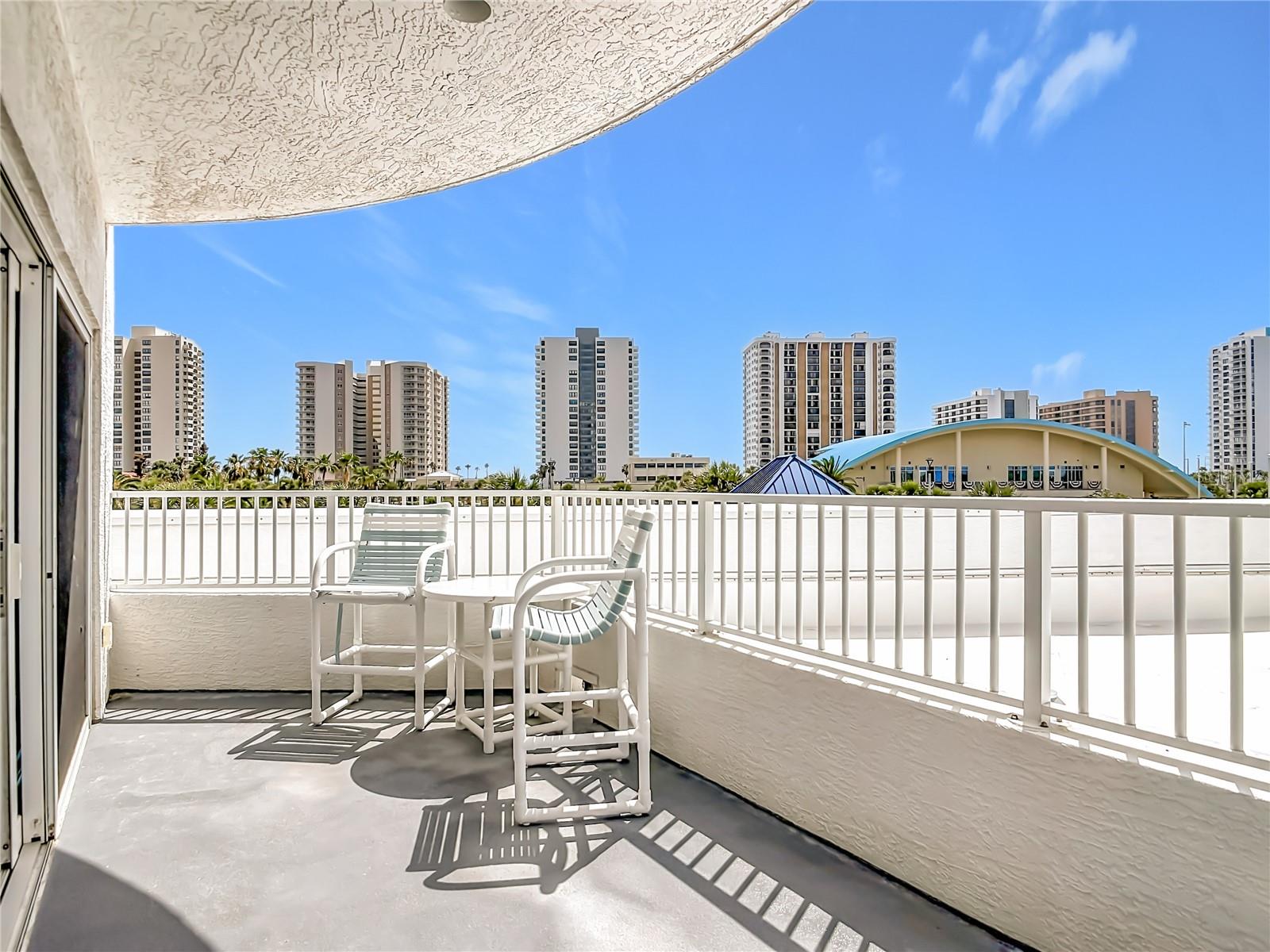 OCEANS GRAND - Residential
