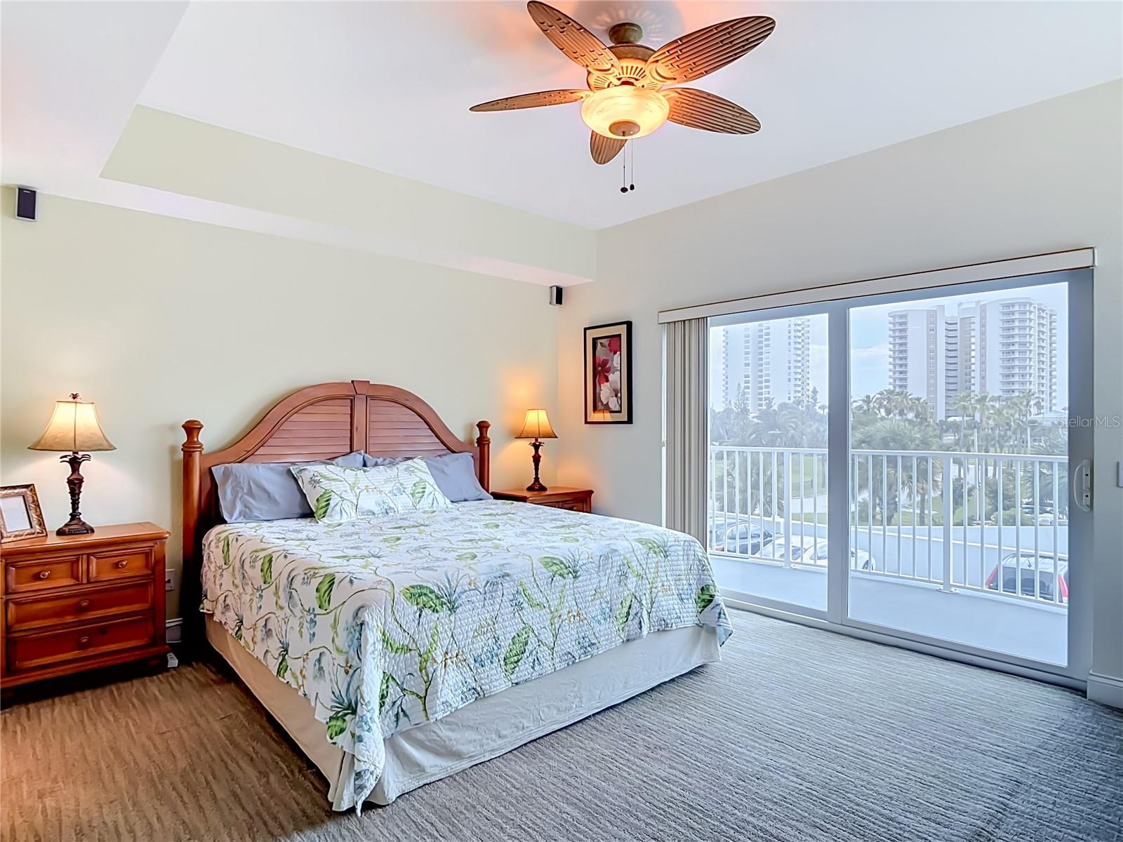 OCEANS GRAND - Residential