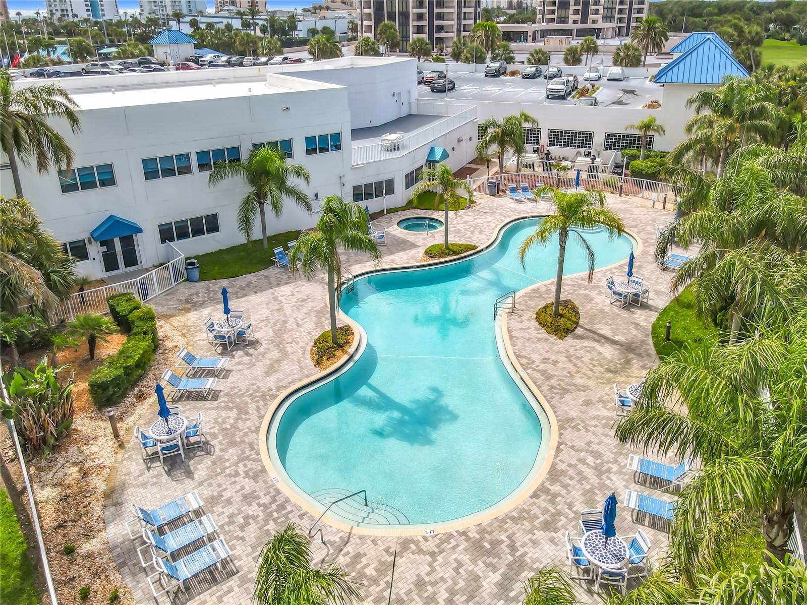 OCEANS GRAND - Residential