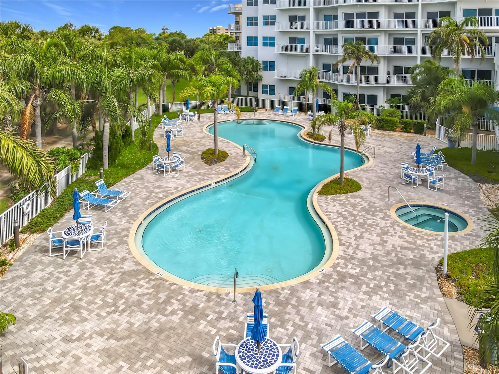 OCEANS GRAND - Residential