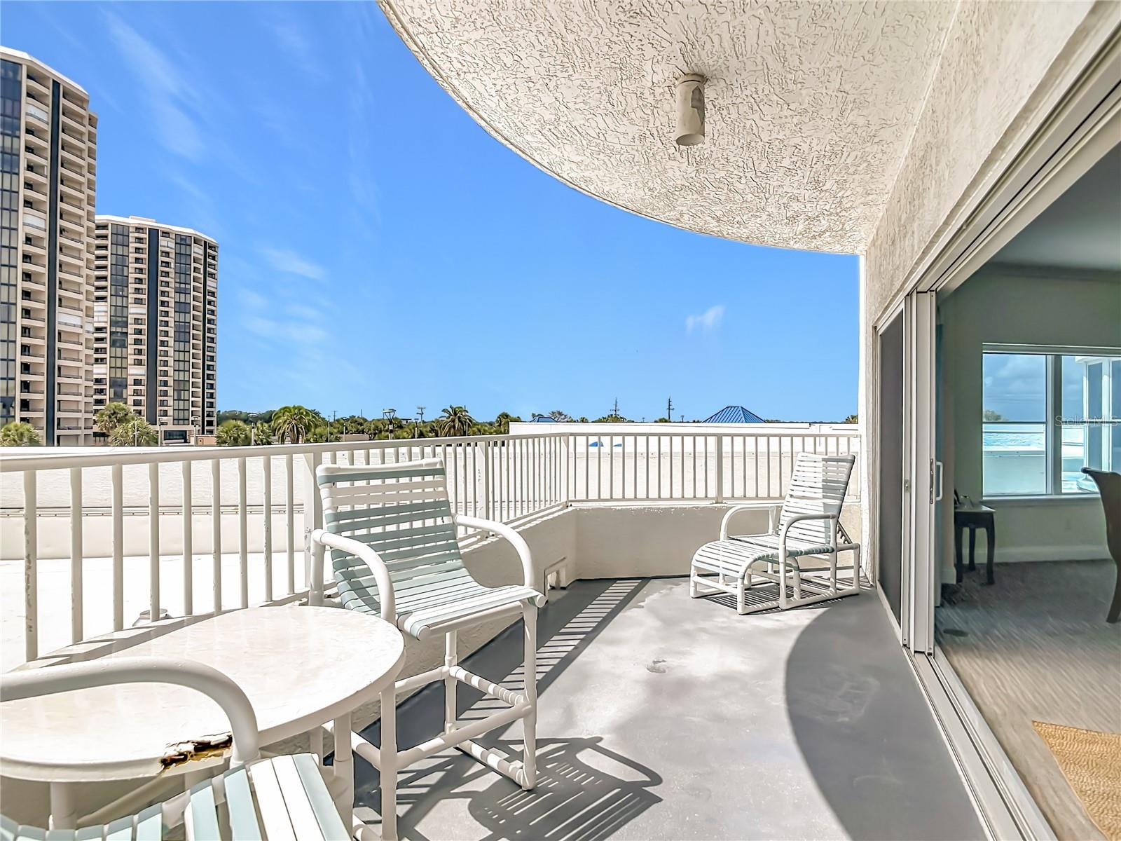 OCEANS GRAND - Residential