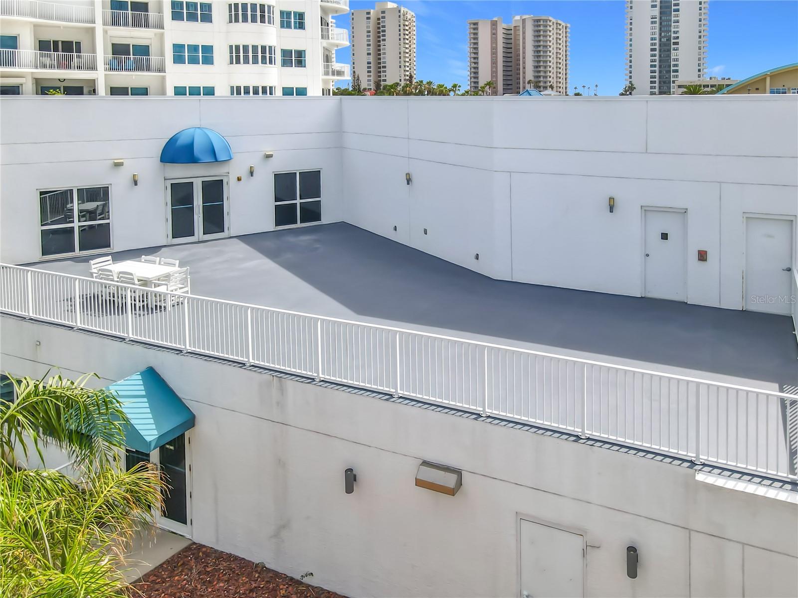 OCEANS GRAND - Residential
