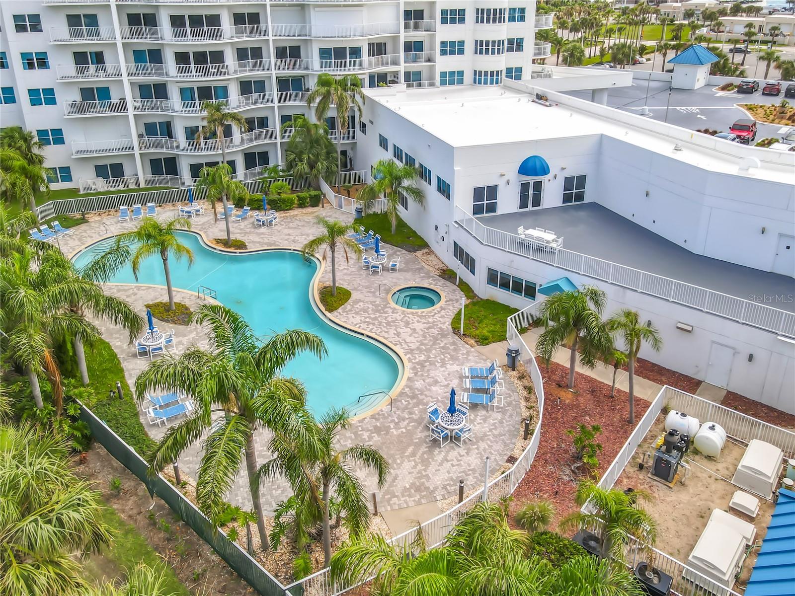 OCEANS GRAND - Residential