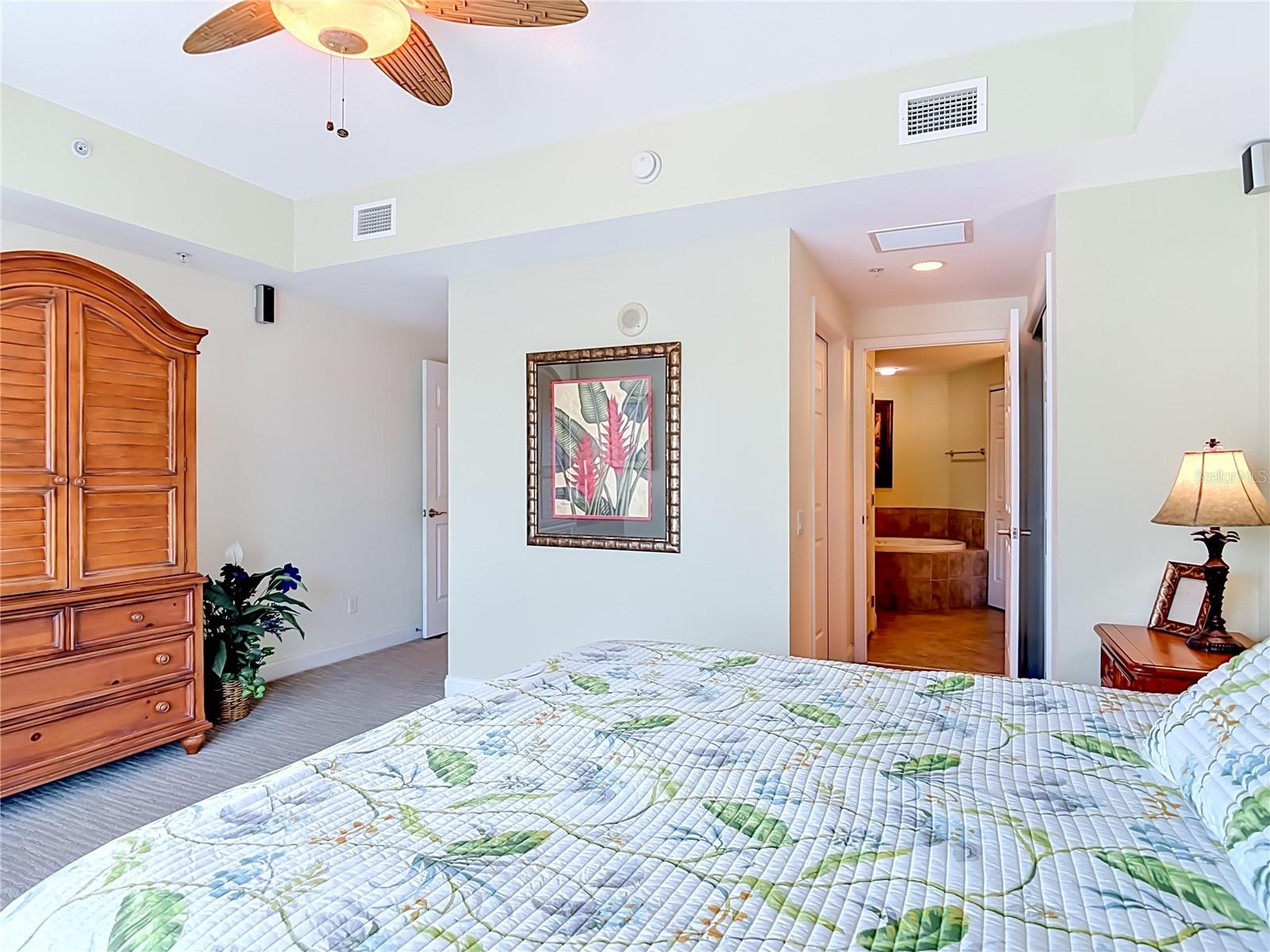 OCEANS GRAND - Residential