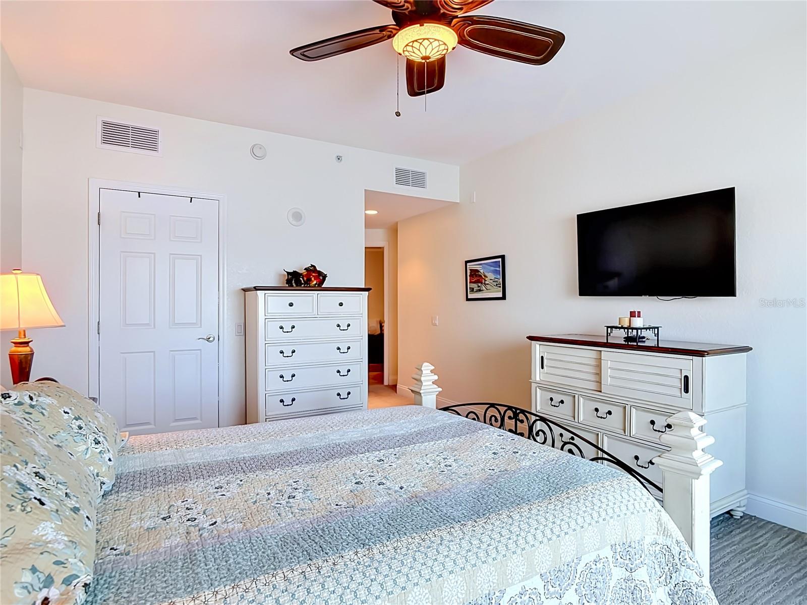 OCEANS GRAND - Residential