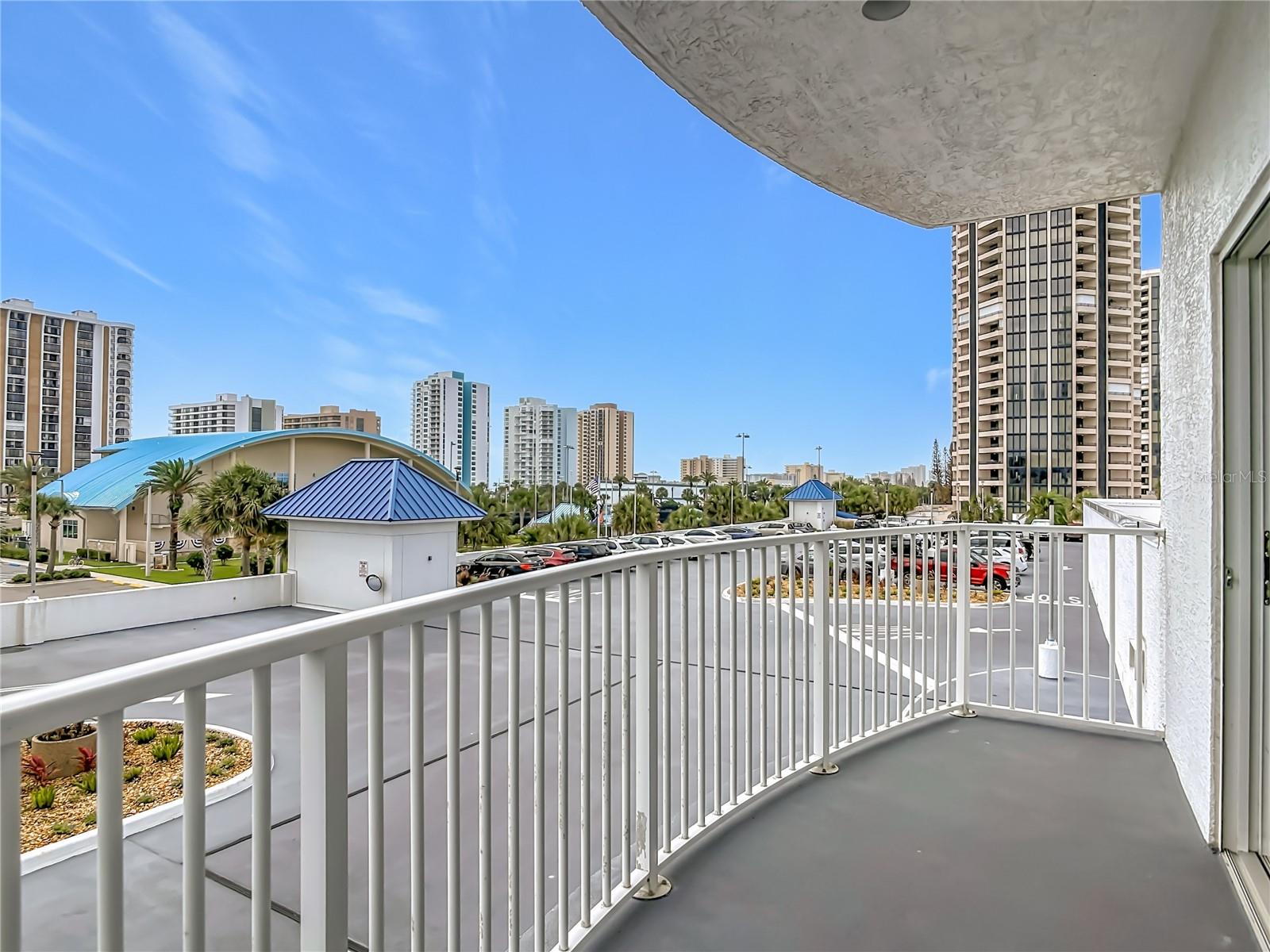 OCEANS GRAND - Residential