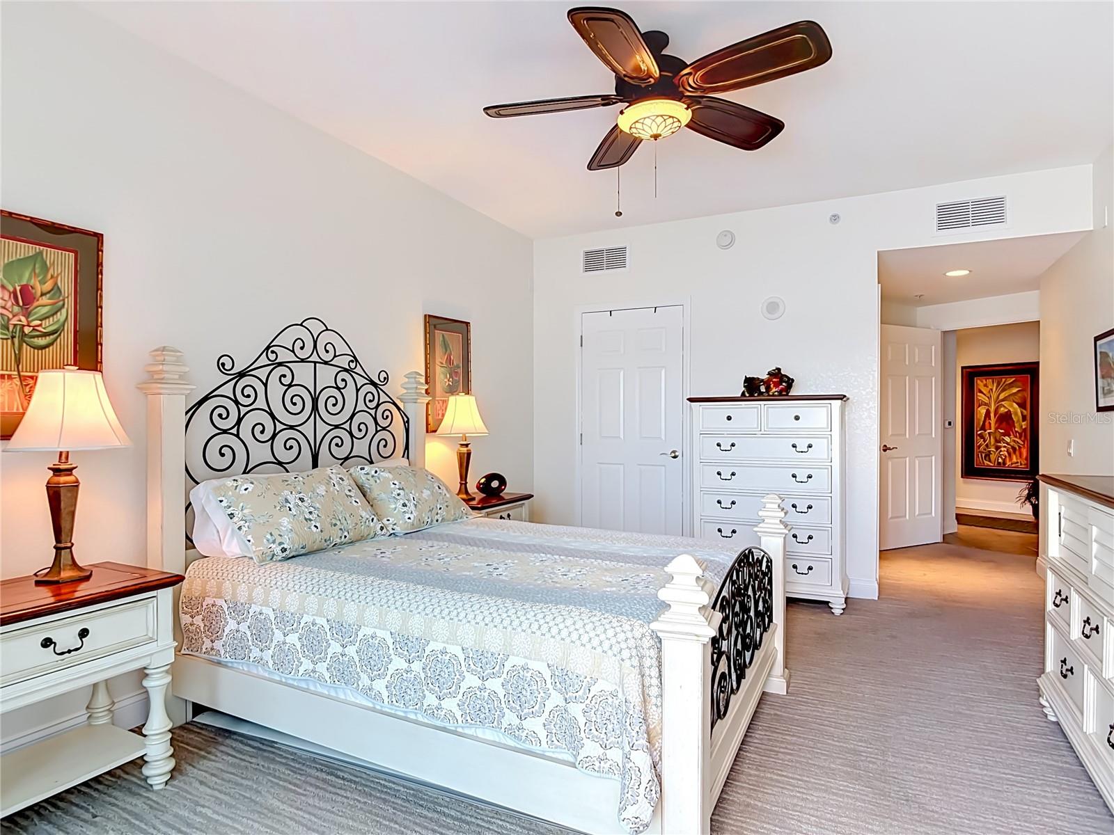 OCEANS GRAND - Residential