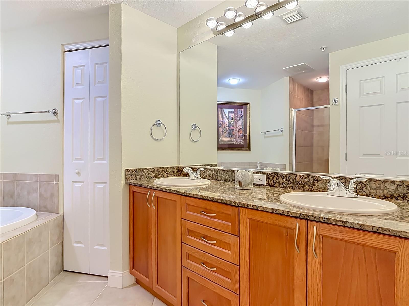 OCEANS GRAND - Residential