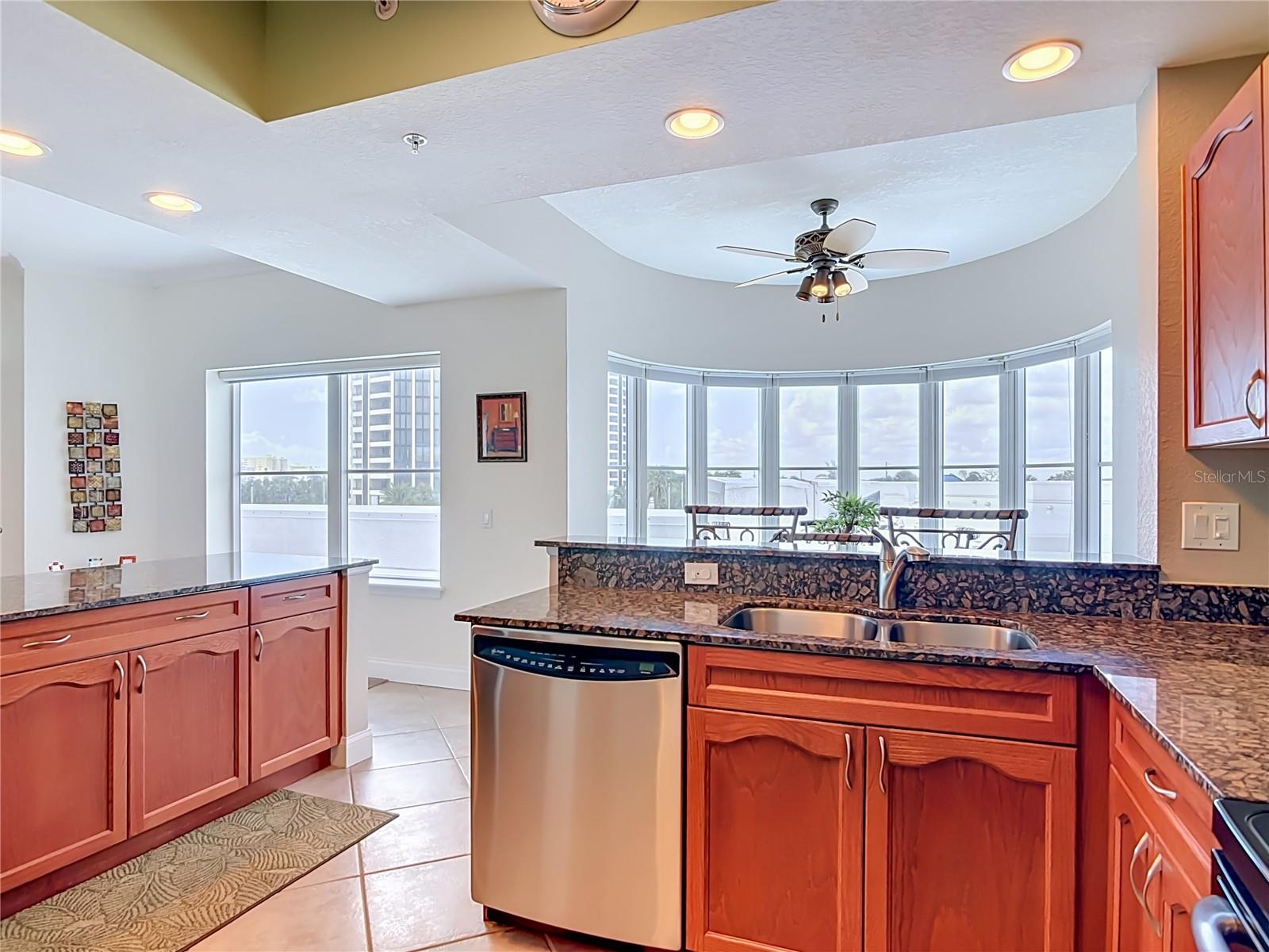 OCEANS GRAND - Residential