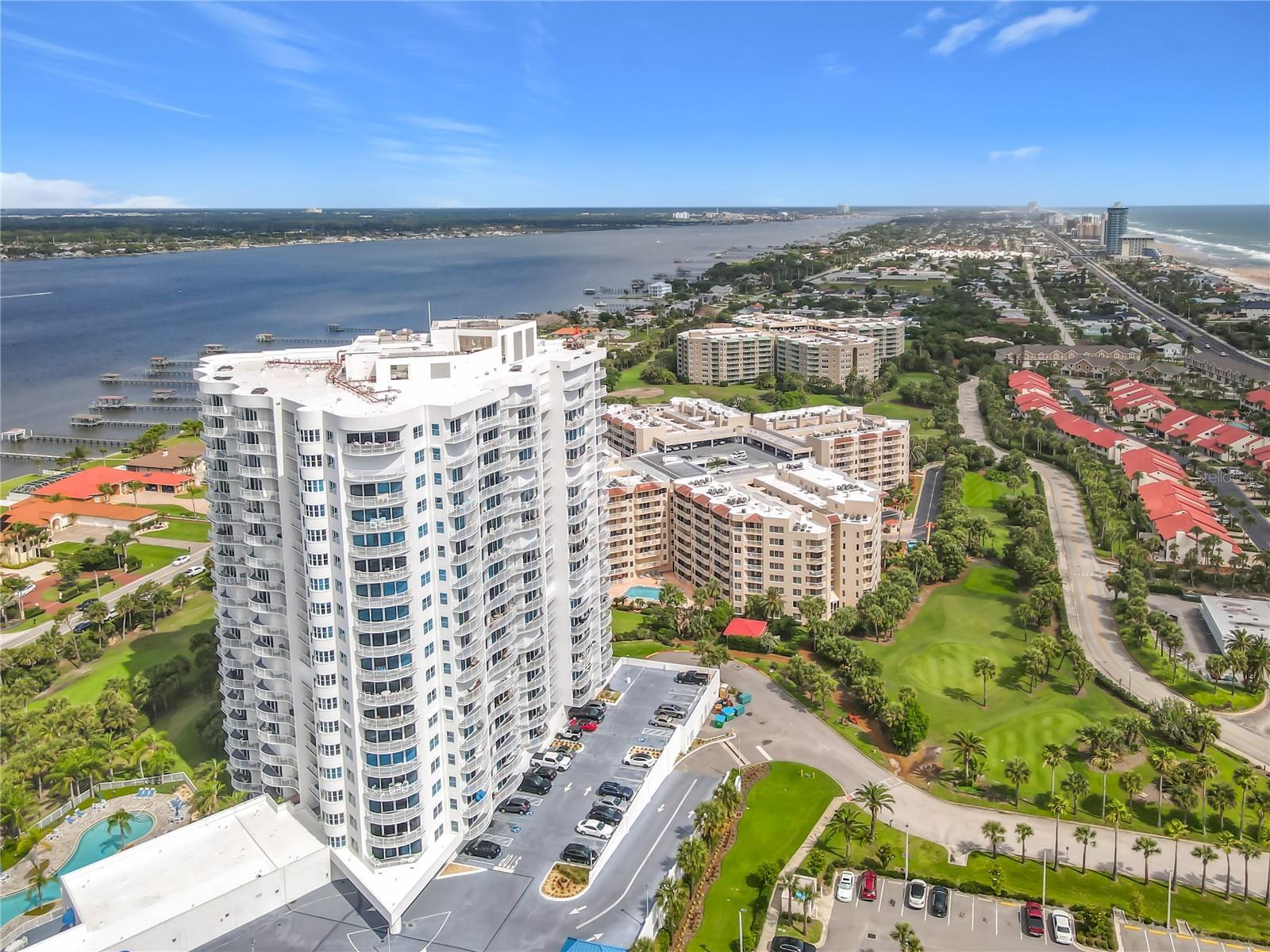 OCEANS GRAND - Residential