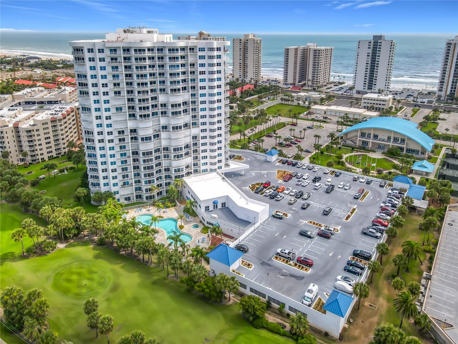 OCEANS GRAND - Residential