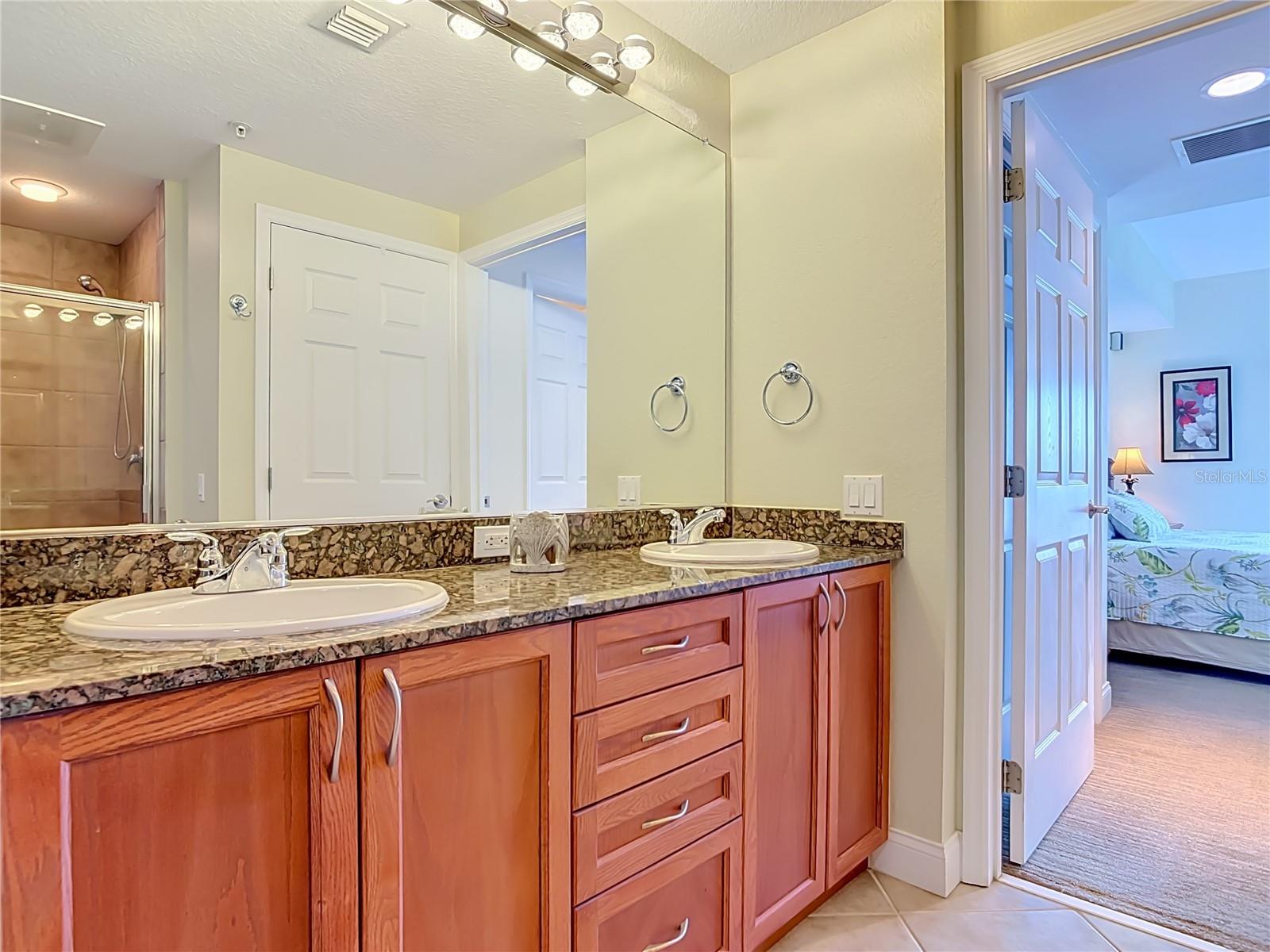 OCEANS GRAND - Residential