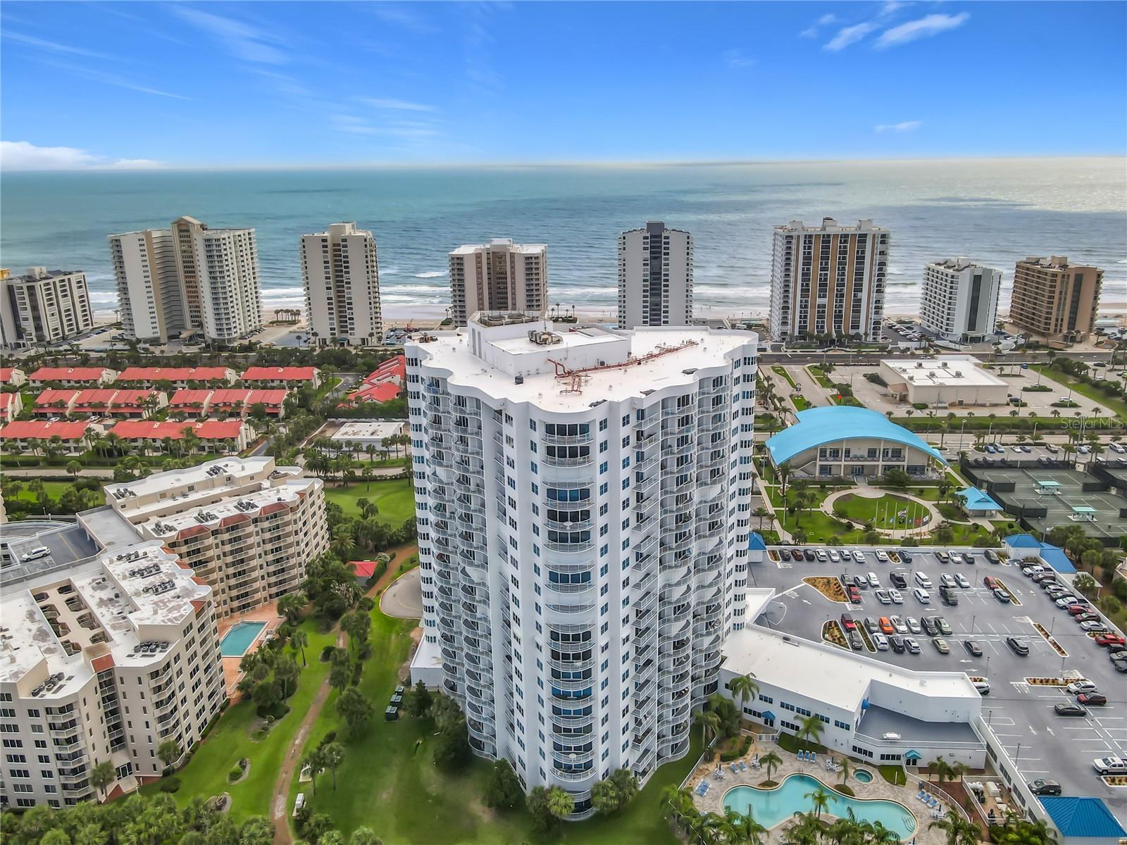 OCEANS GRAND - Residential