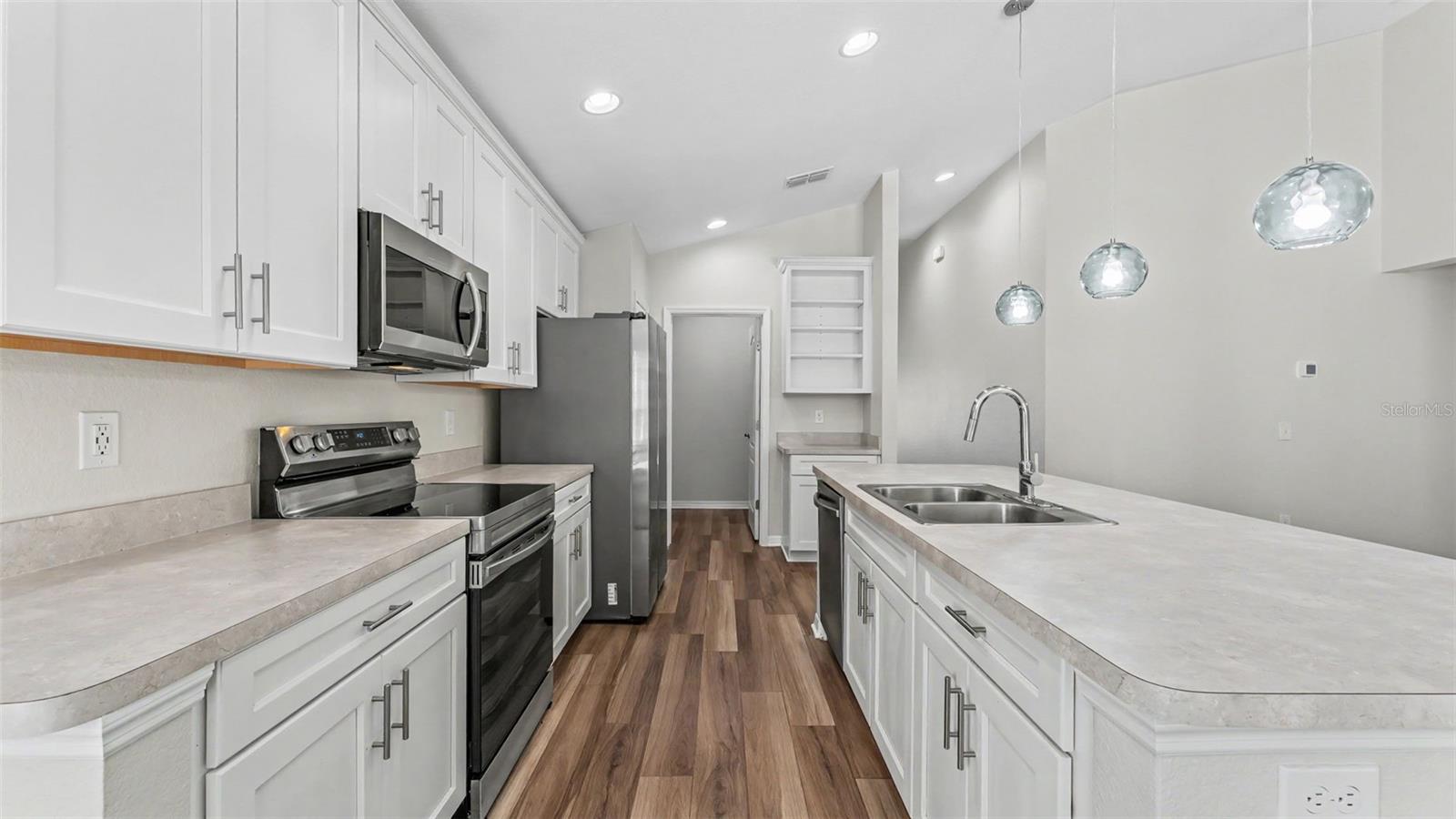 HALLAM PRESERVE WEST J - Residential