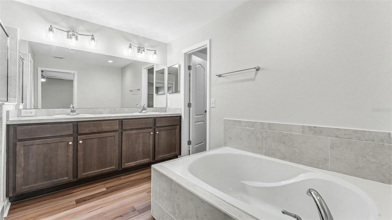 HALLAM PRESERVE WEST J - Residential