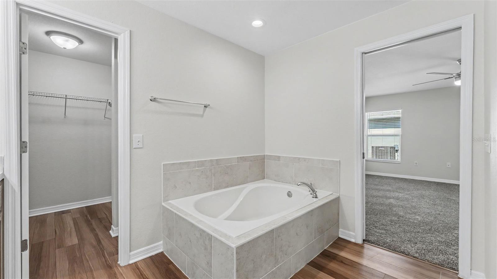 HALLAM PRESERVE WEST J - Residential