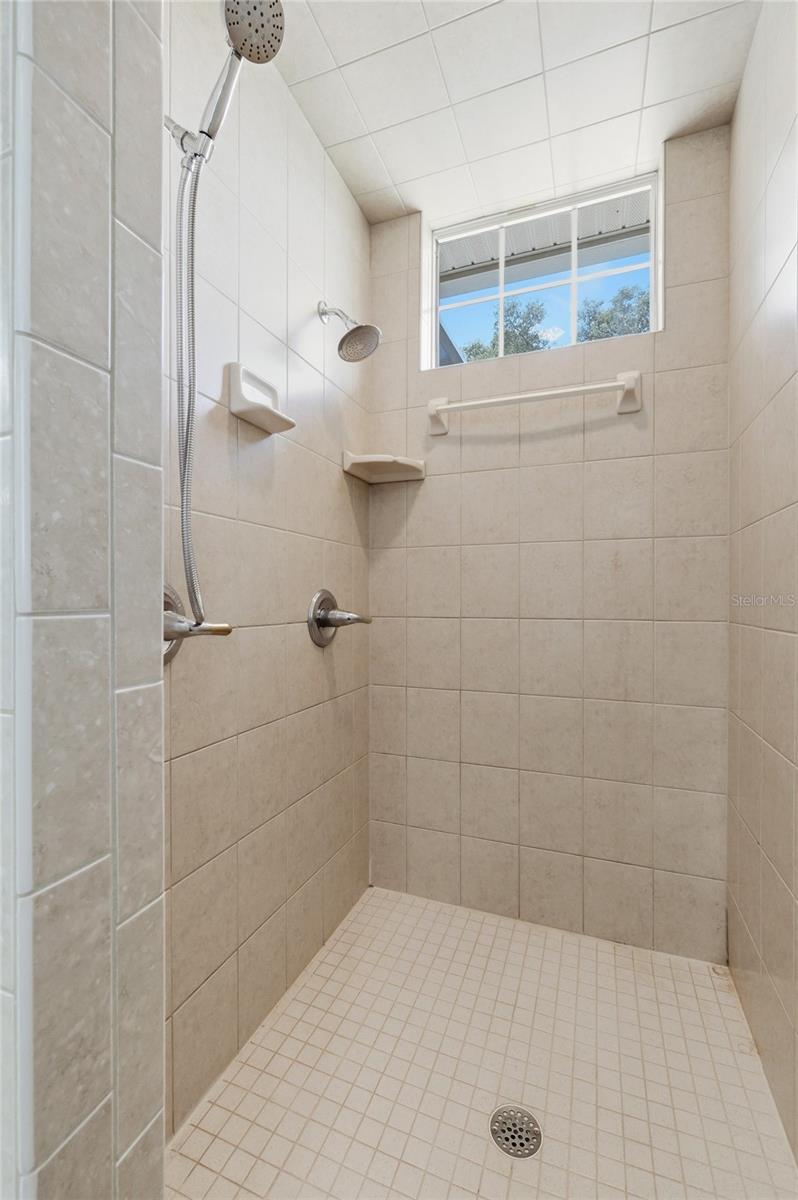 HAMILTON POINTE - Residential