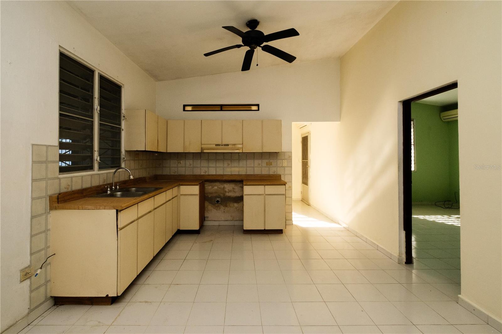 EL PARAÍSO DEVELOPMENT - Residential Income
