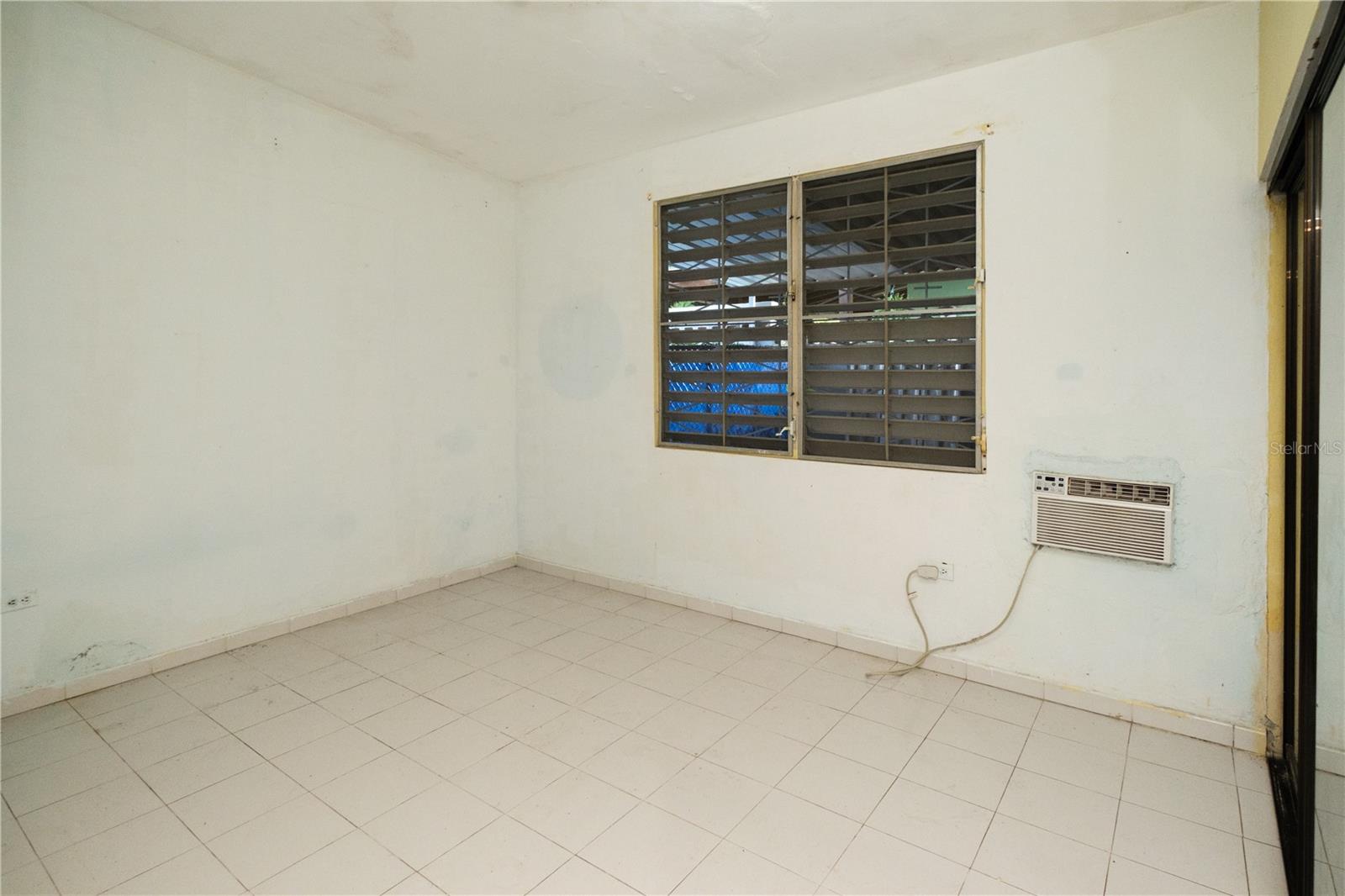 EL PARAÍSO DEVELOPMENT - Residential Income