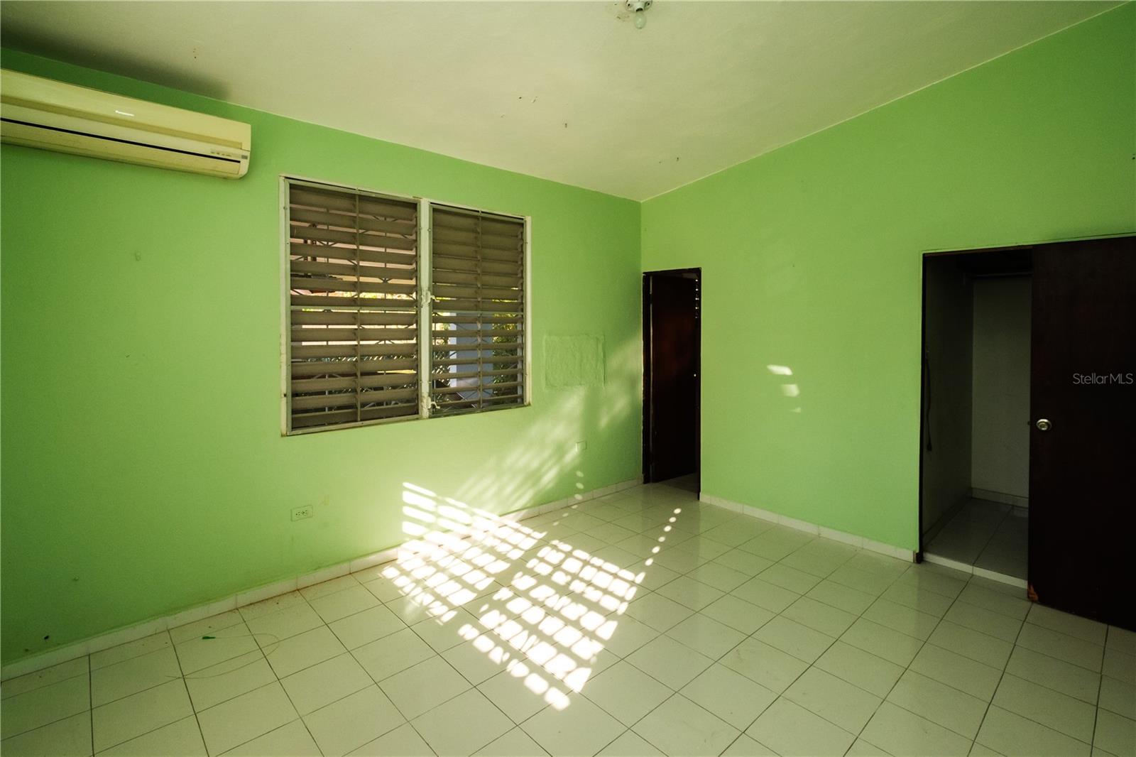 EL PARAÍSO DEVELOPMENT - Residential Income