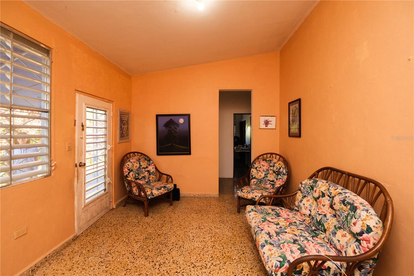 EL PARAÍSO DEVELOPMENT - Residential Income
