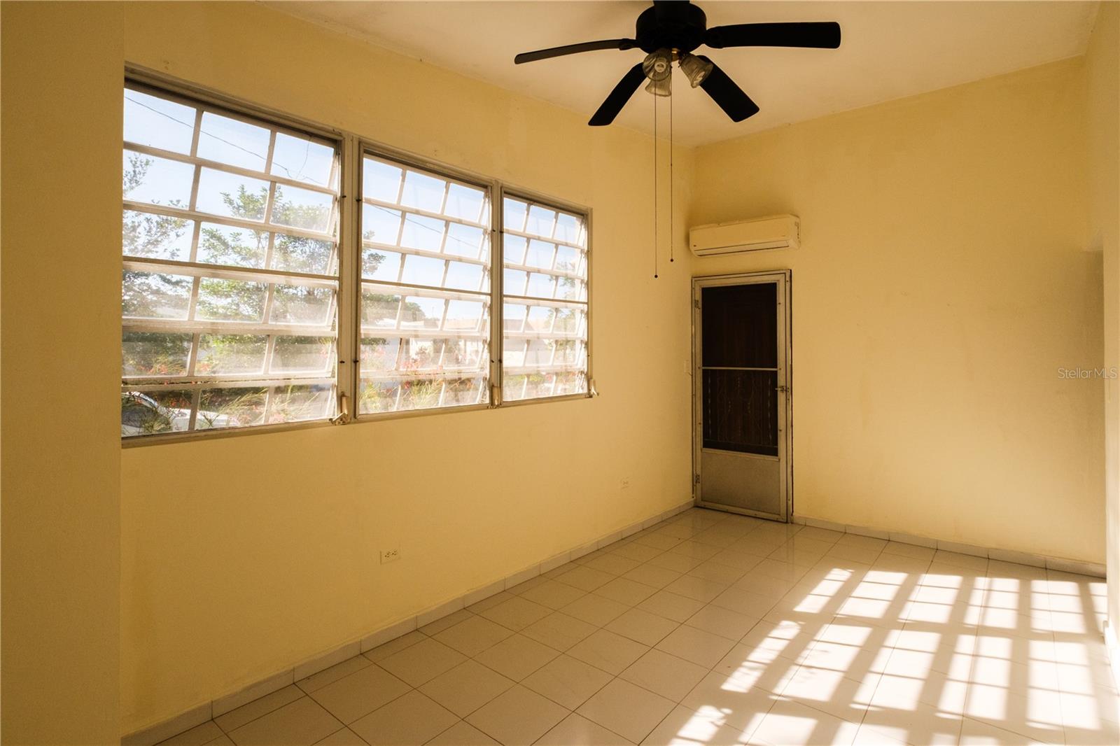 EL PARAÍSO DEVELOPMENT - Residential Income