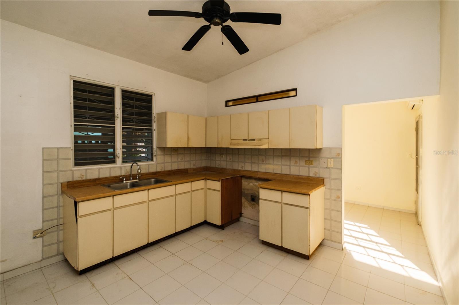 EL PARAÍSO DEVELOPMENT - Residential Income